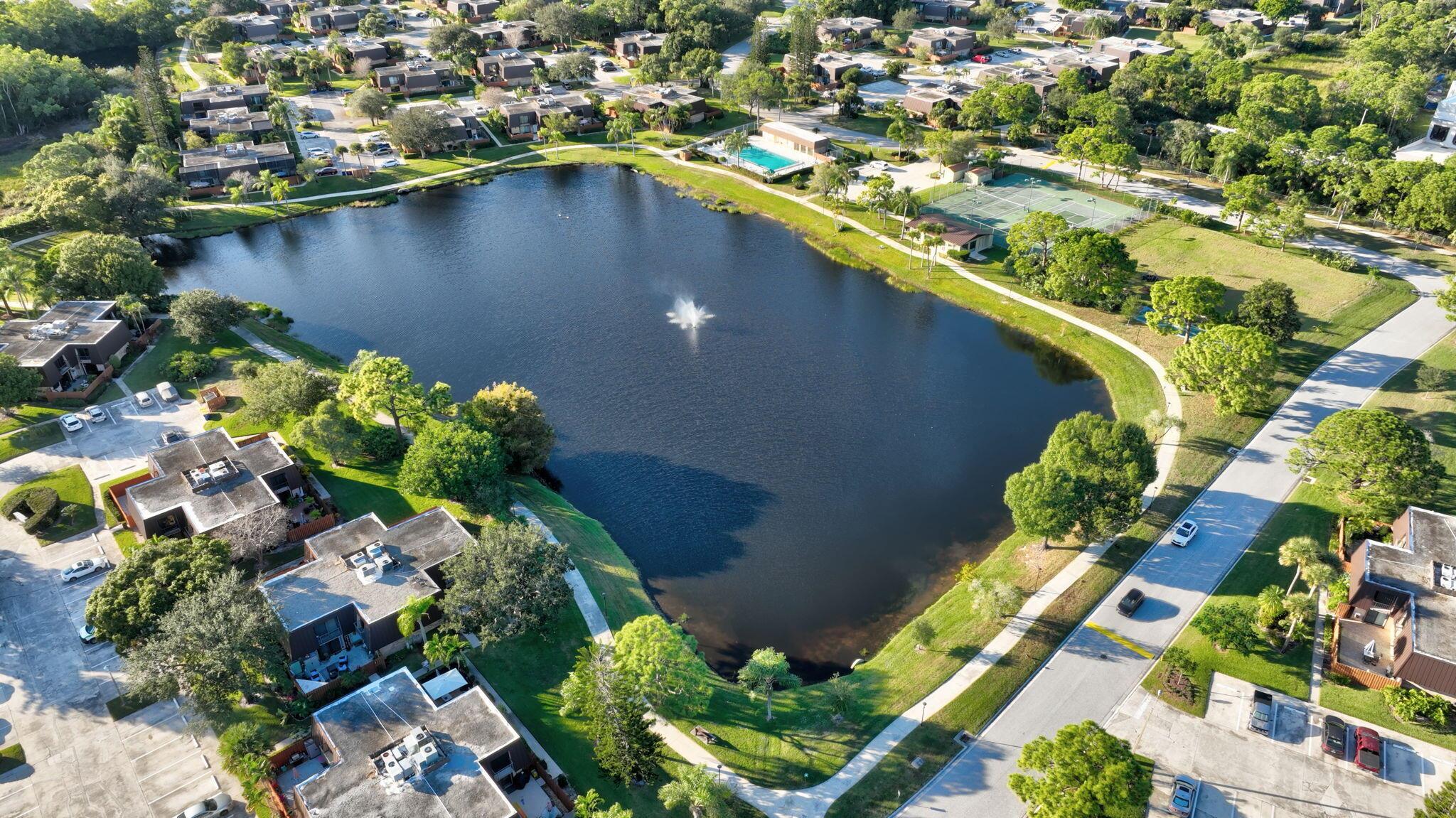 EMERALD LAKES - Residential
