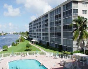 Penthouse Highlands Cond - Residential