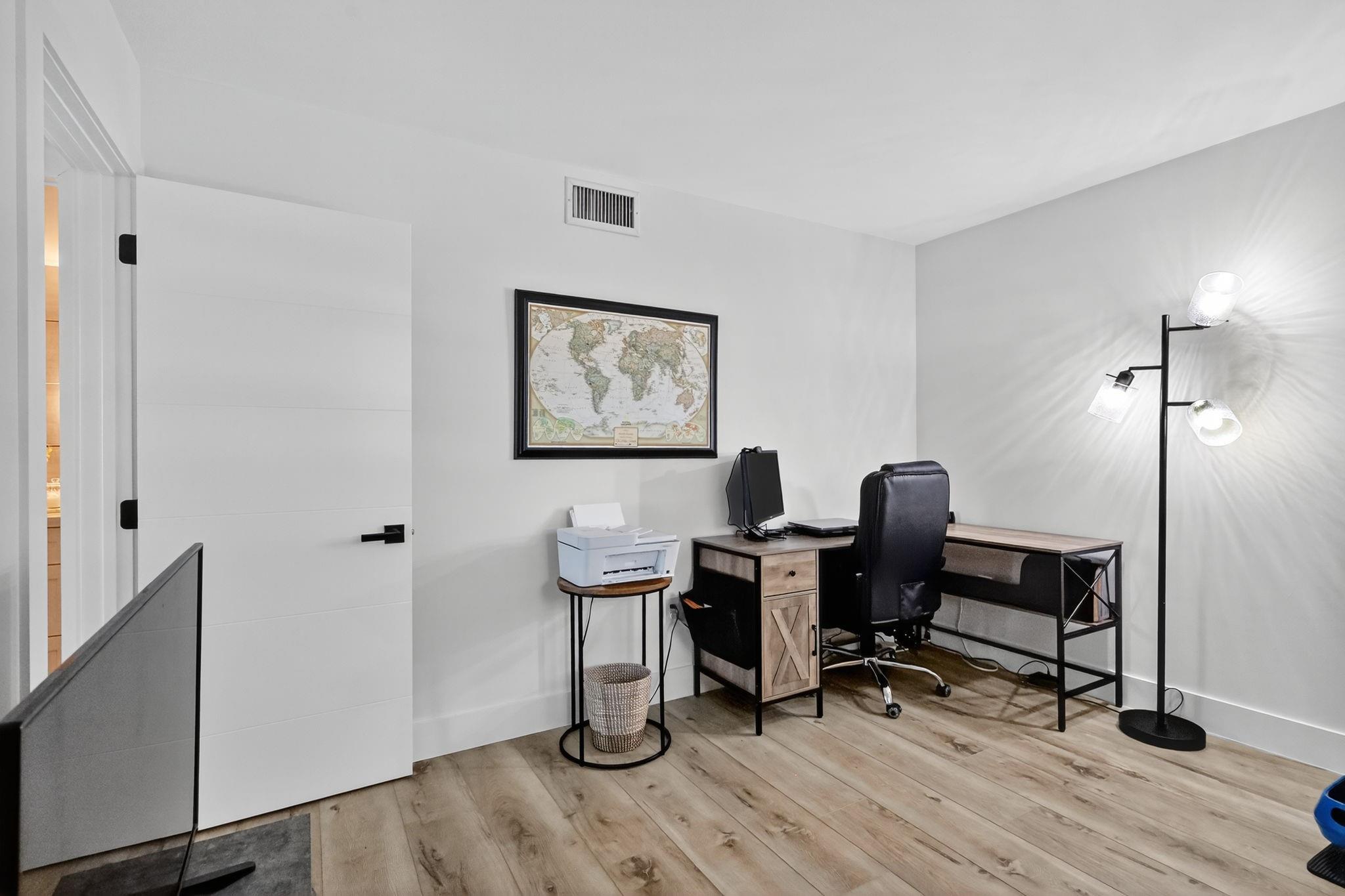 COLONY POINT - Residential