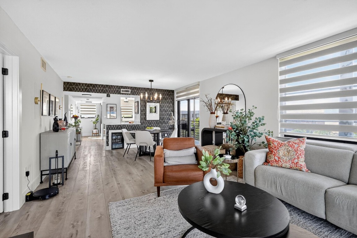 COLONY POINT - Residential