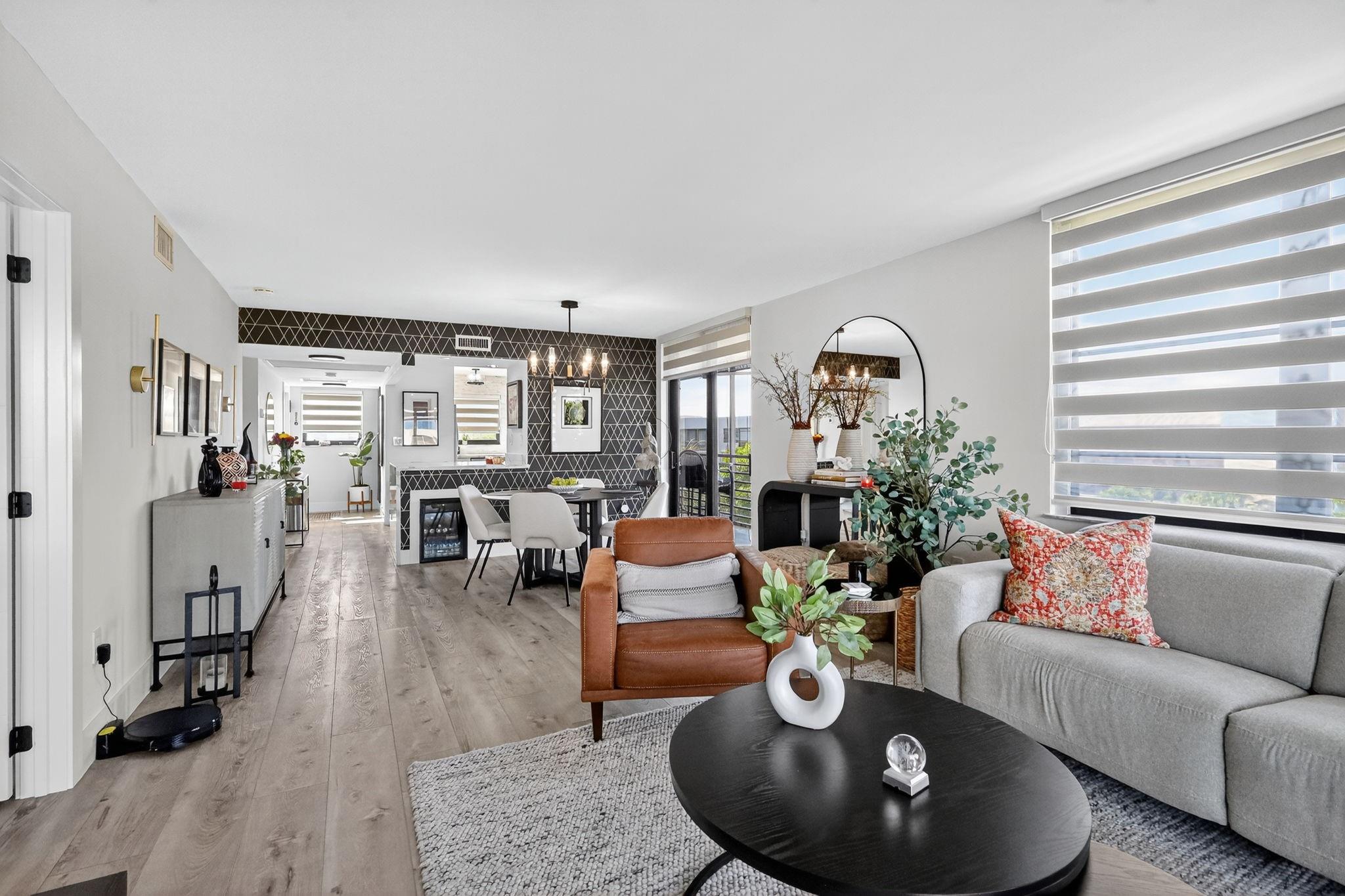 COLONY POINT - Residential