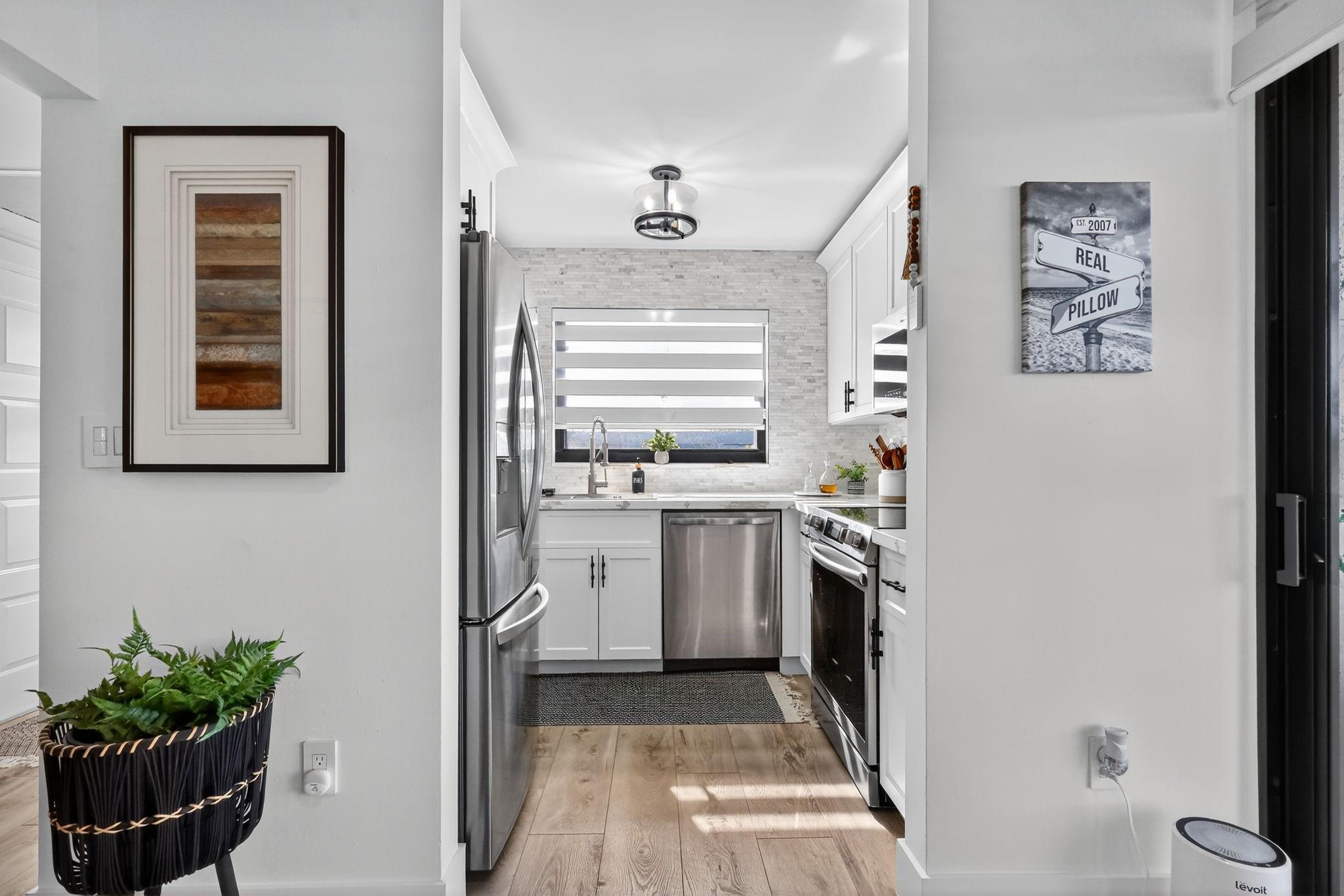 COLONY POINT - Residential