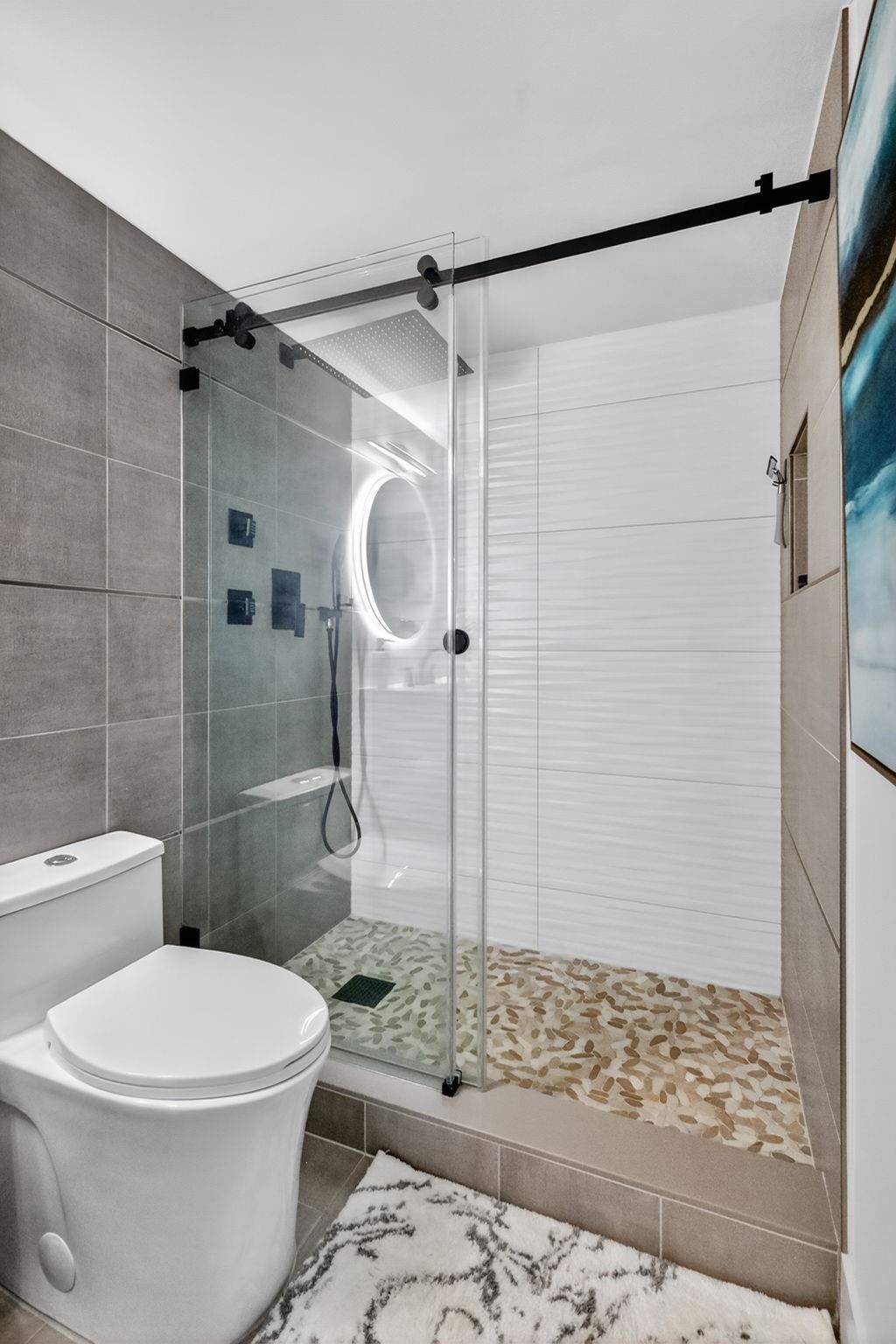 COLONY POINT - Residential