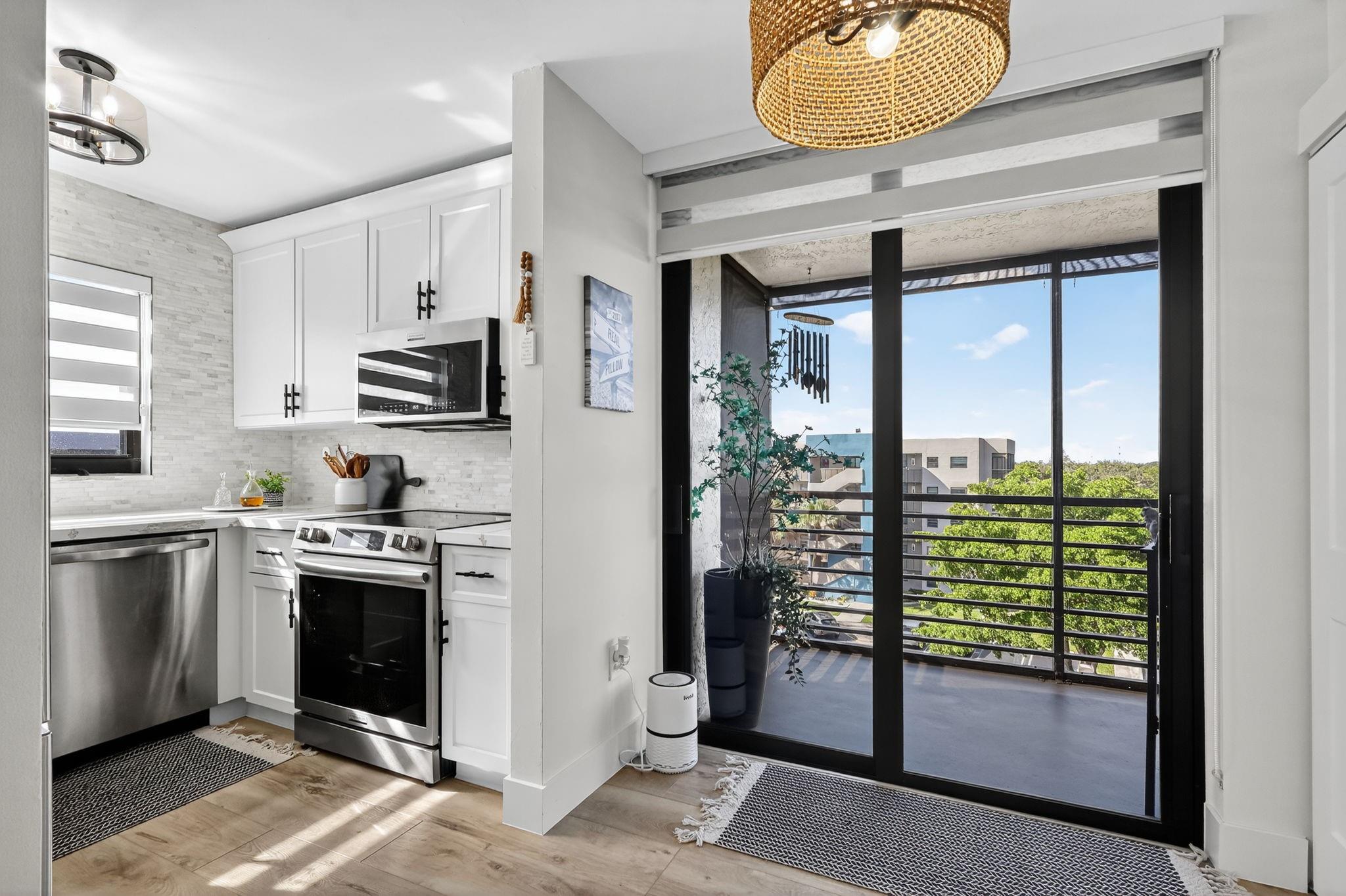 COLONY POINT - Residential