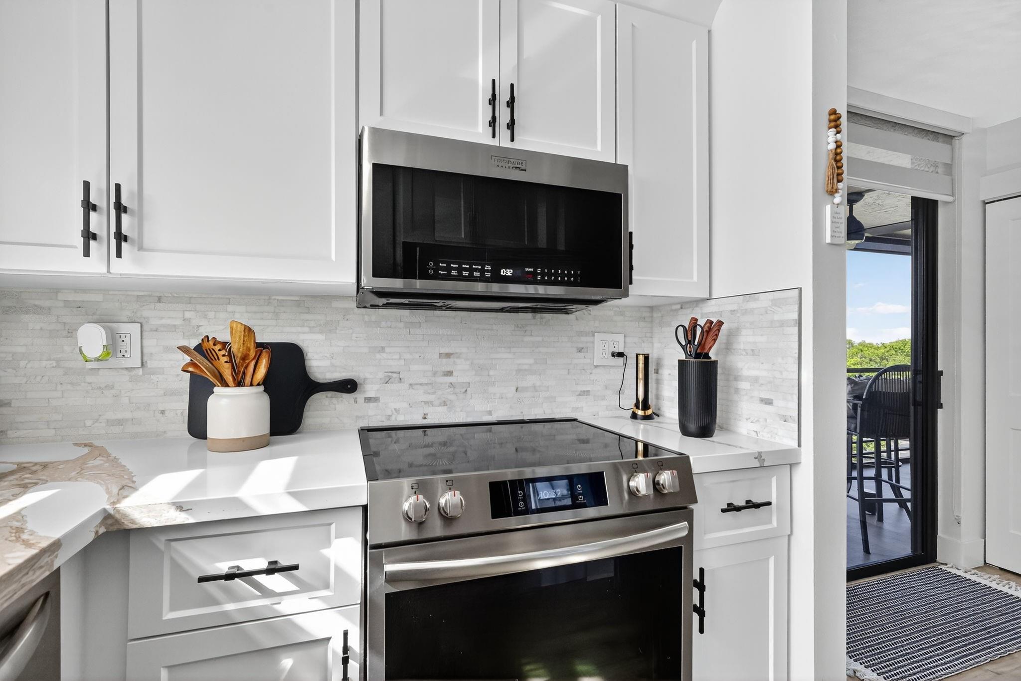 COLONY POINT - Residential