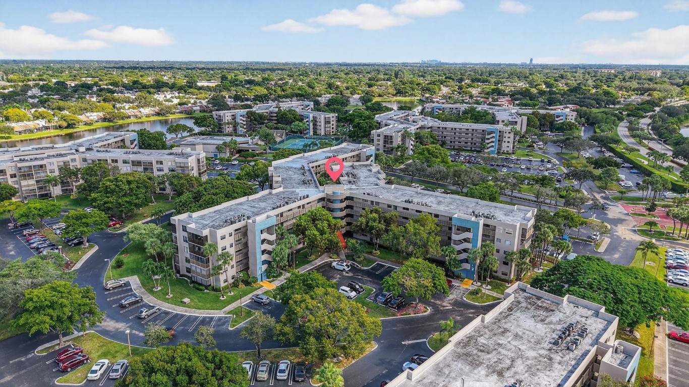 COLONY POINT - Residential