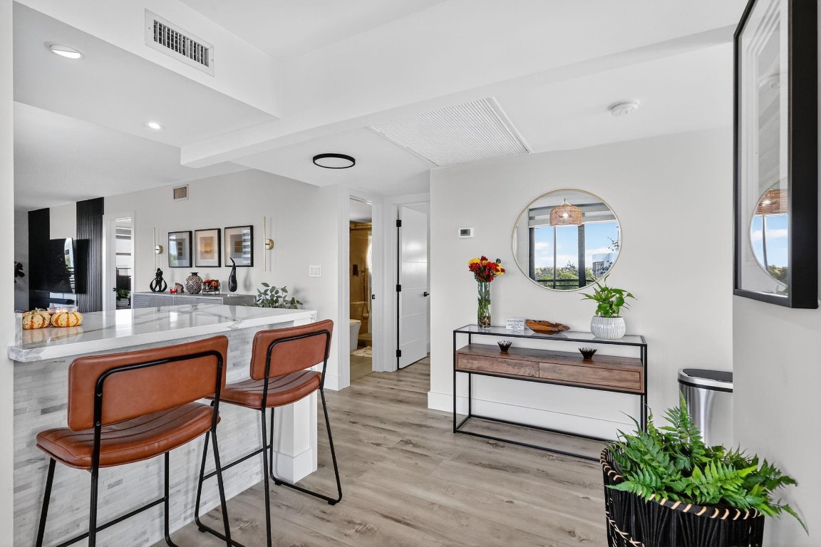 COLONY POINT - Residential