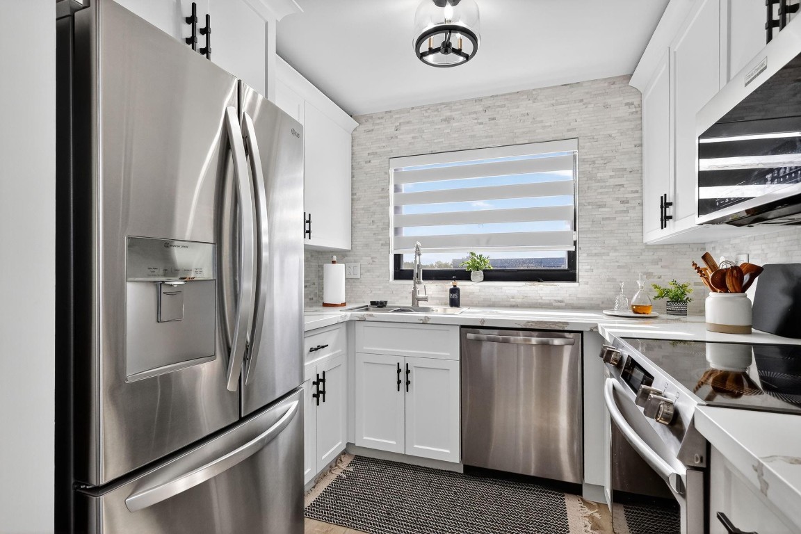 COLONY POINT - Residential