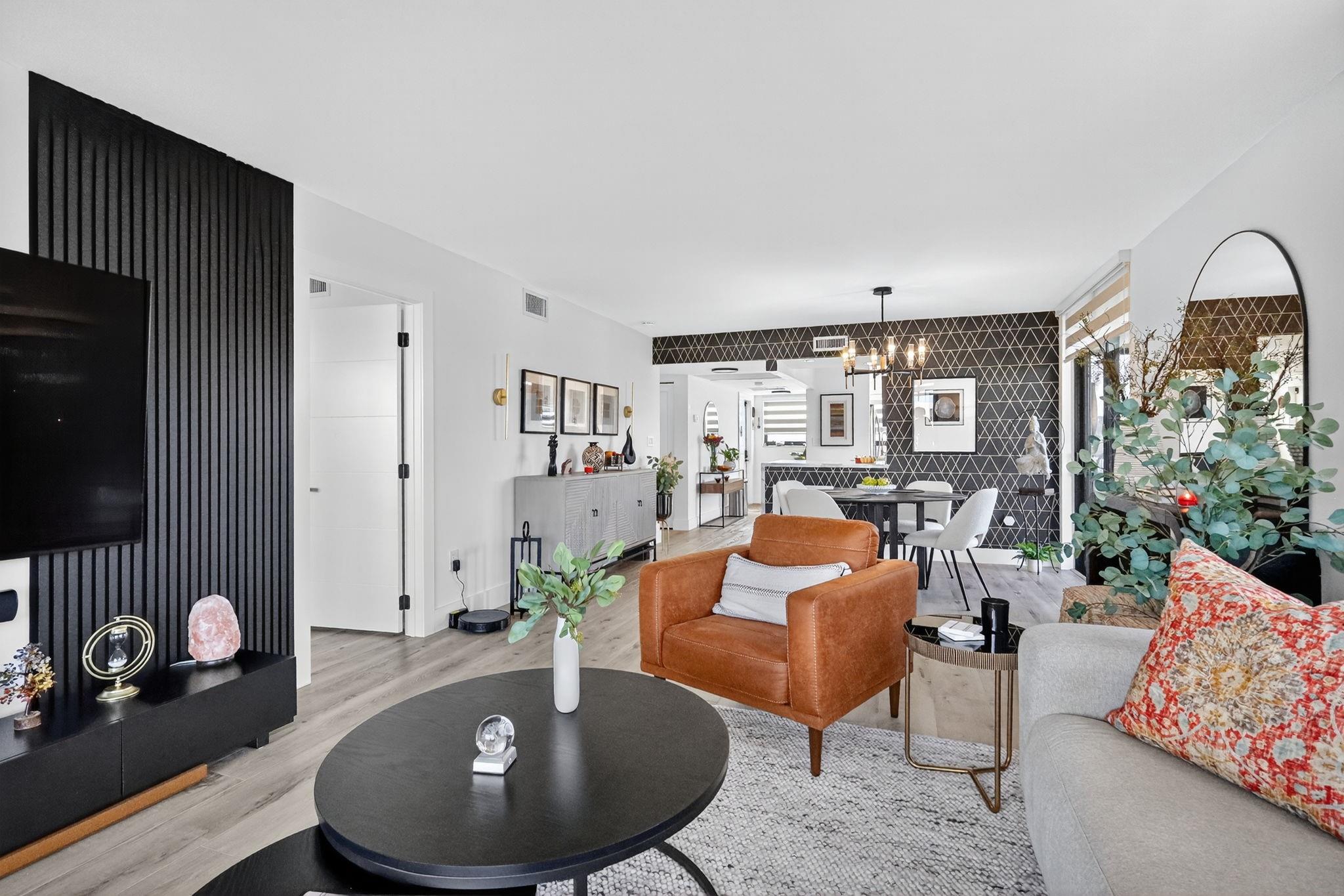 COLONY POINT - Residential