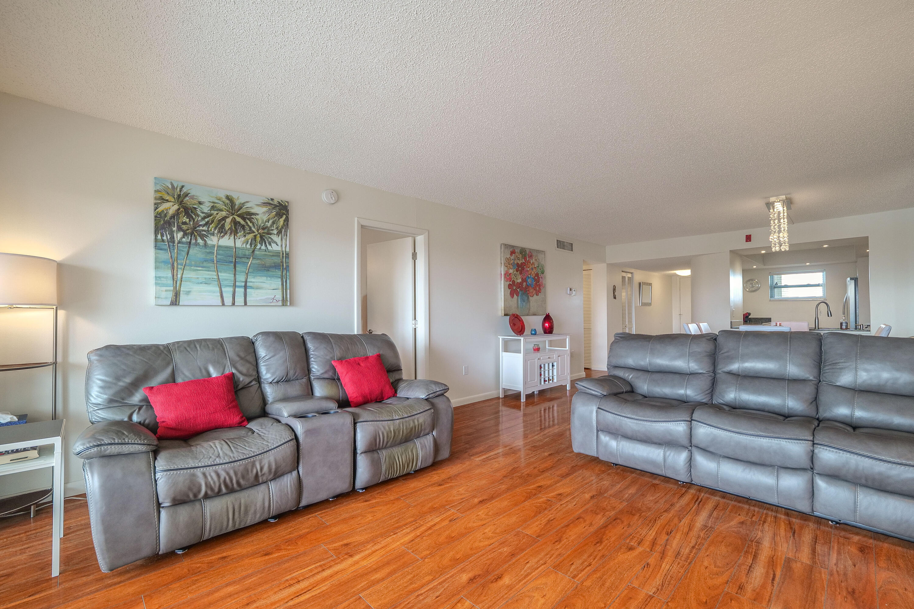 18TH HOLE AT INVERRARY - Residential