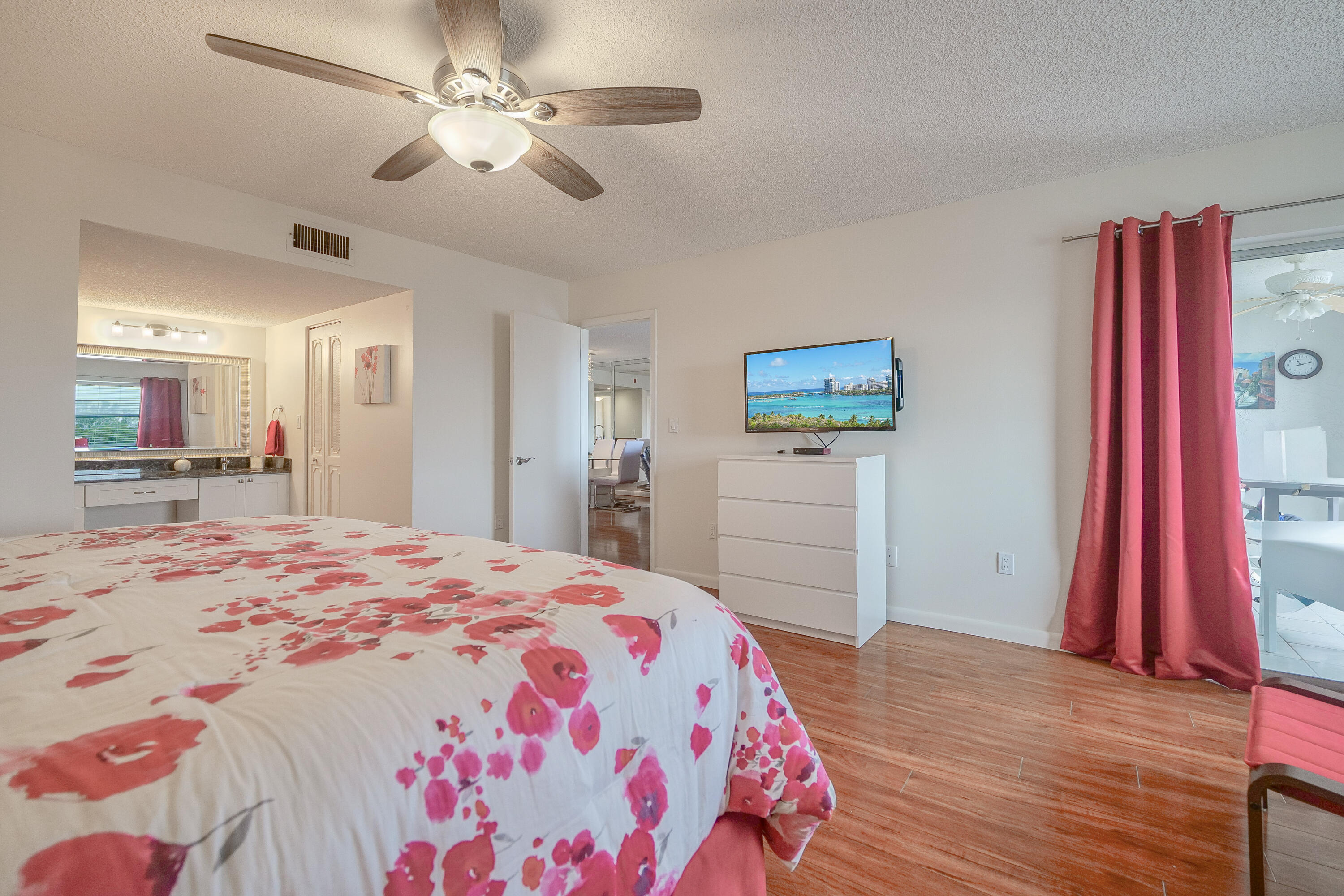 18TH HOLE AT INVERRARY - Residential