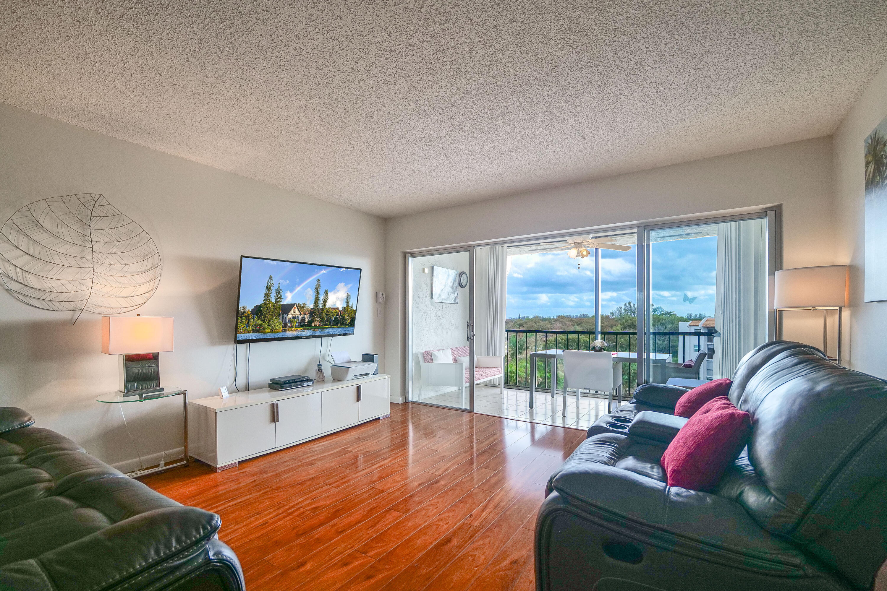 18TH HOLE AT INVERRARY - Residential