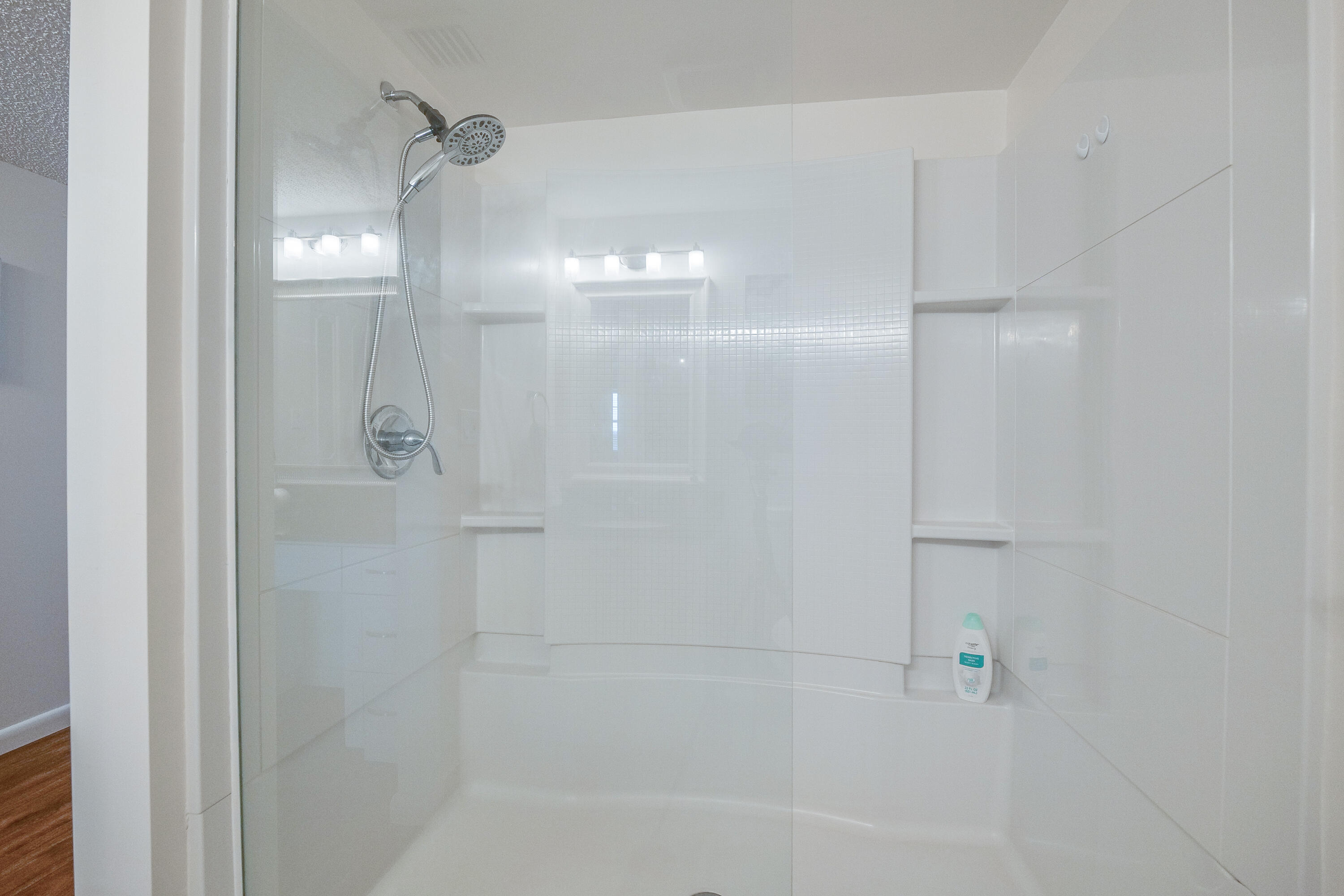 18TH HOLE AT INVERRARY - Residential