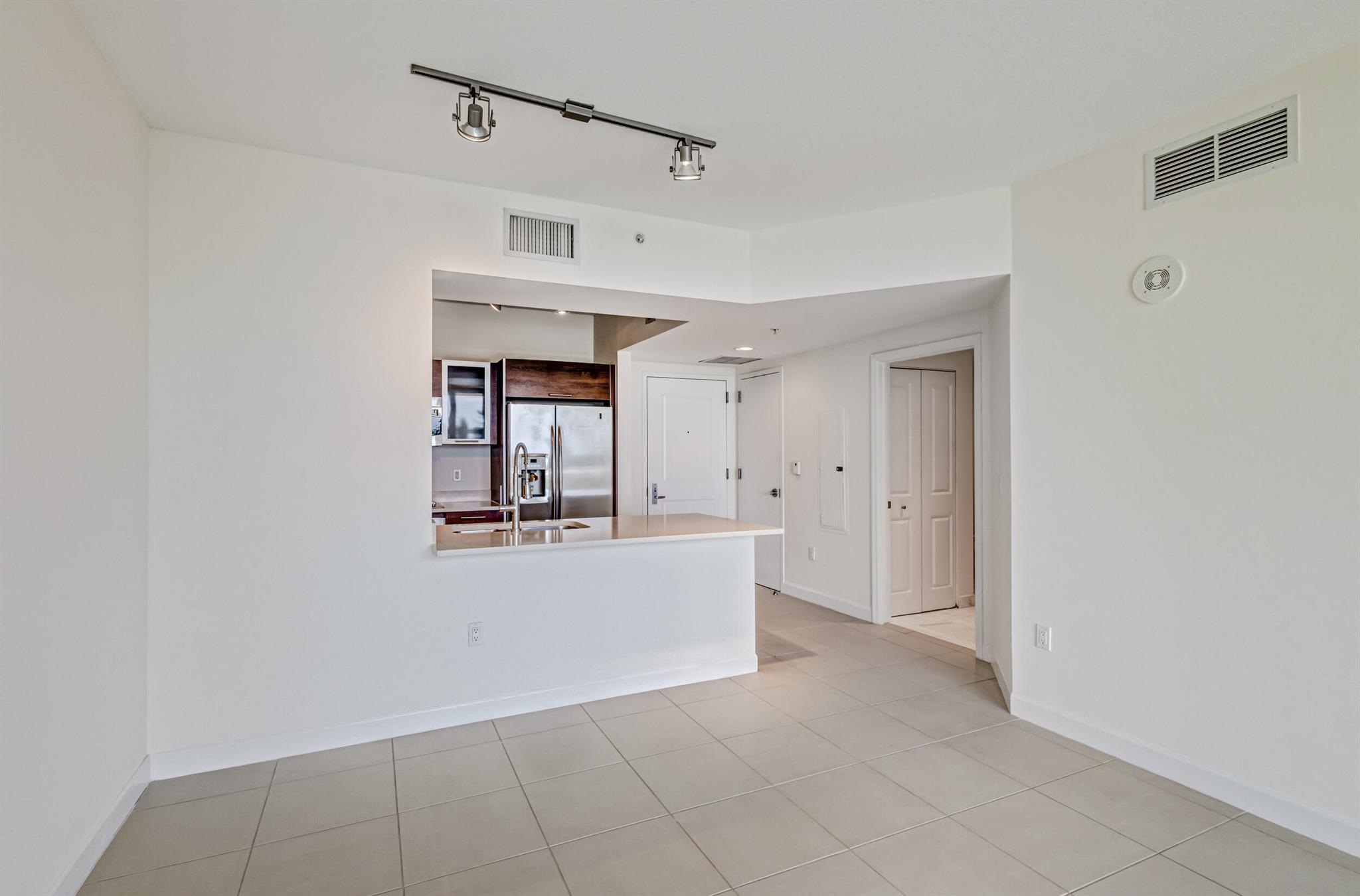 CITY PALMS CONDO - Residential Lease