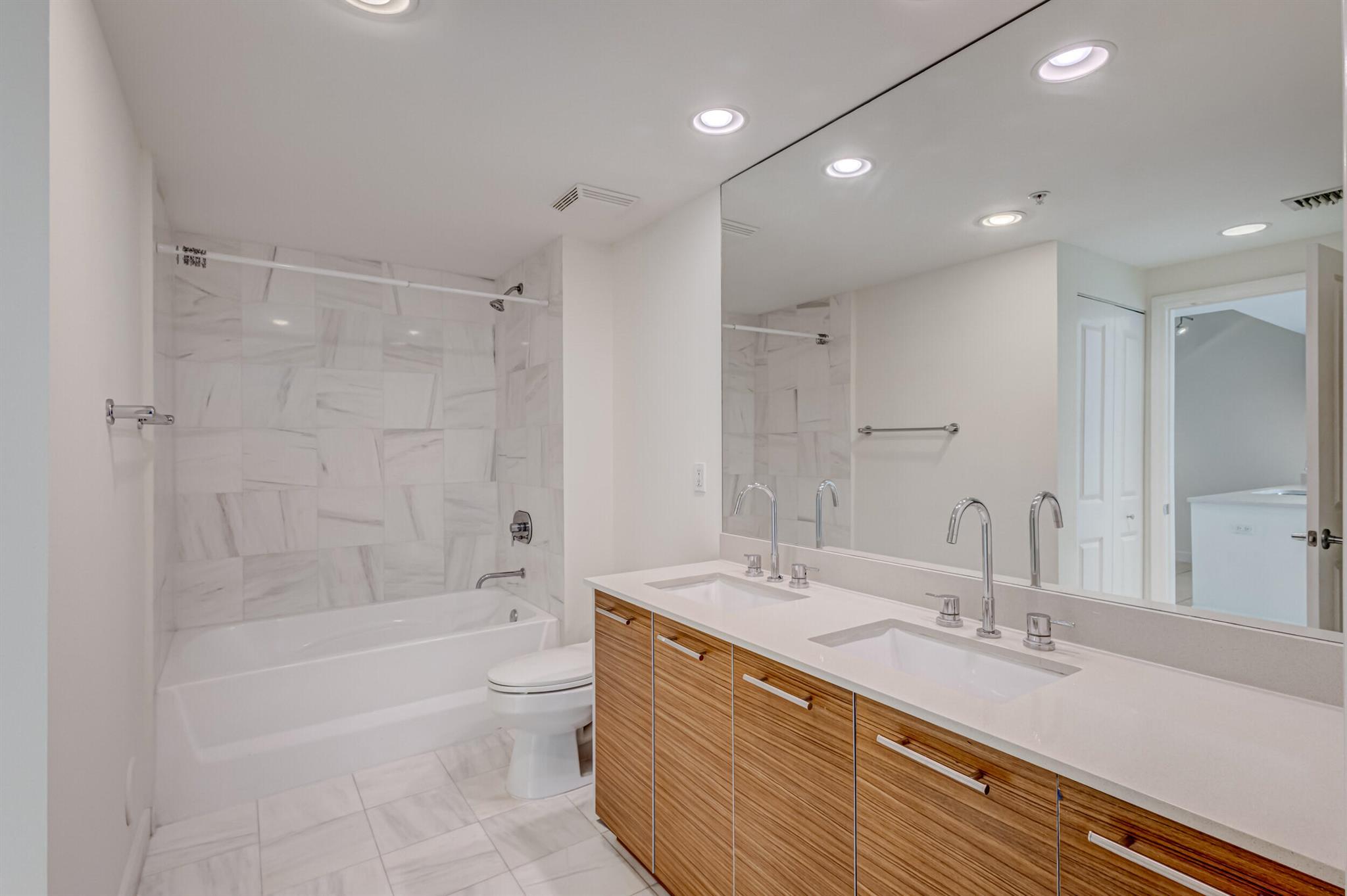 CITY PALMS CONDO - Residential Lease