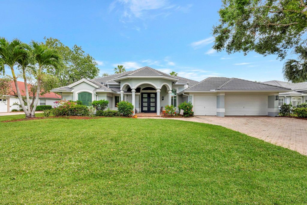 Photo of 2703 SW Glenmoor Way, Palm City, FL 34990 (MLS # R11092869)