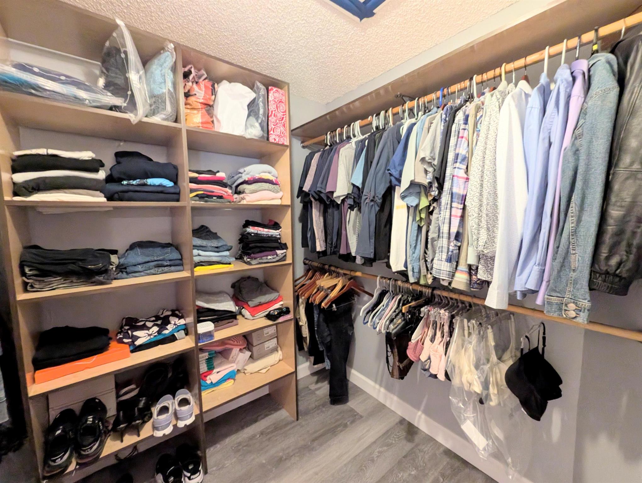 LAKEVIEW HOMES AT - Residential