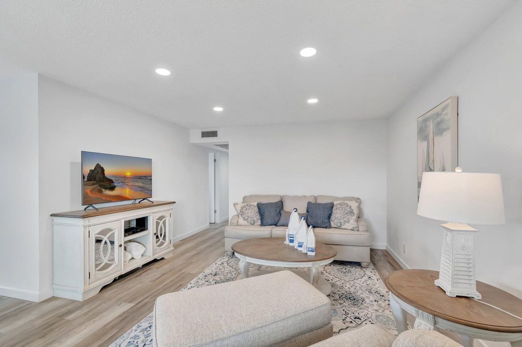 Photo of 229 Chatham K, West Palm Beach, FL 33417 (MLS # R11153220)