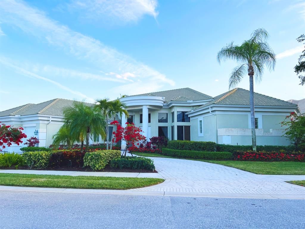 Photo of 49 Saint James Drive, Palm Beach Gardens, FL 33418 (MLS # R10773019)