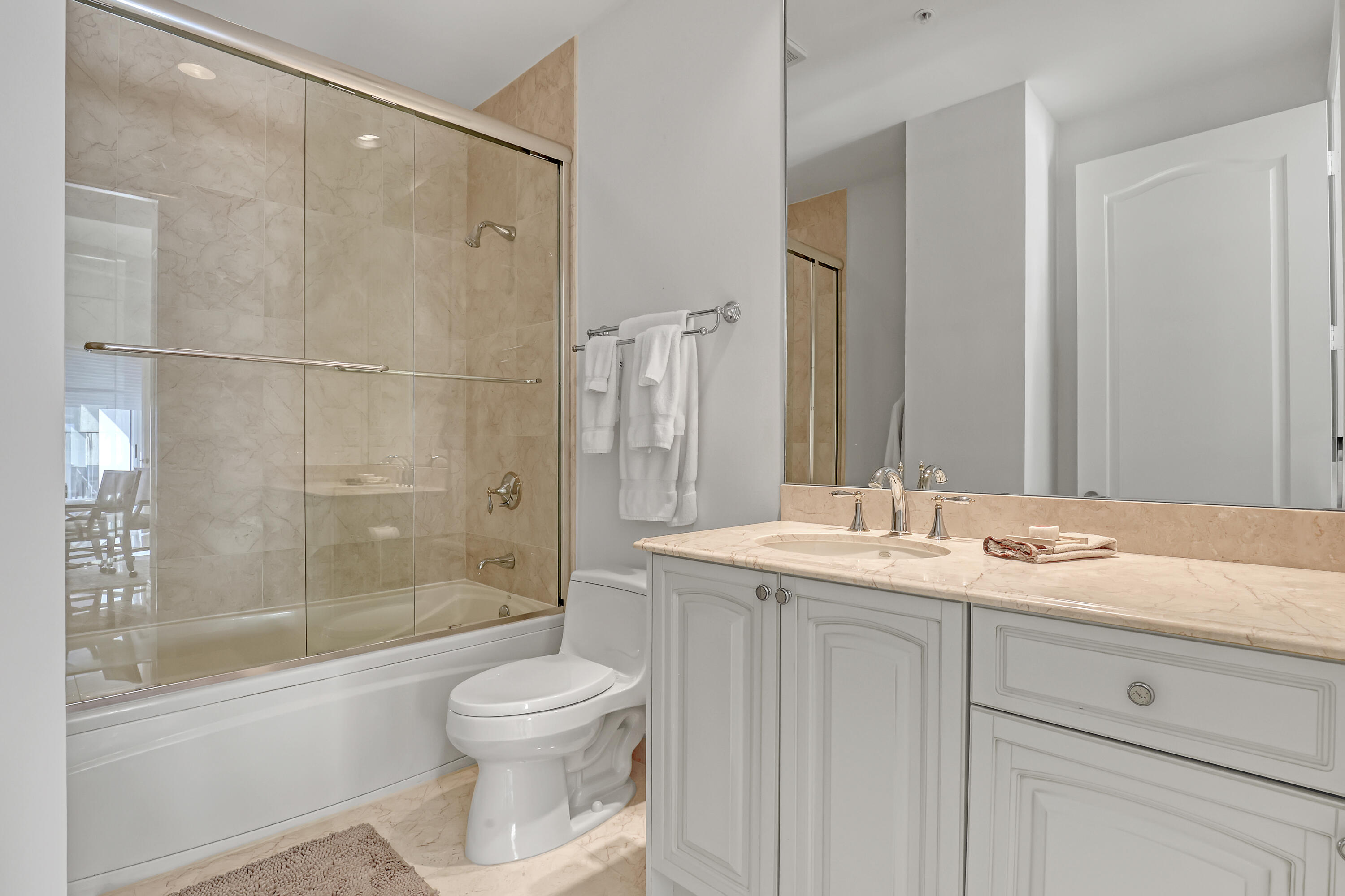 ESPLANADE GRANDE CONDO - Residential