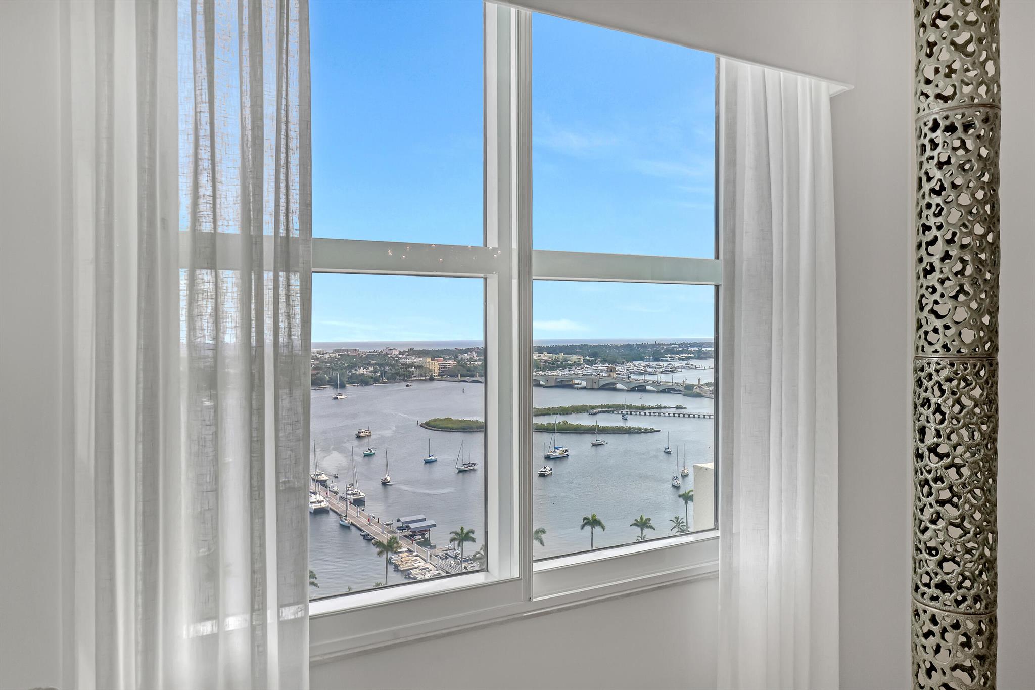 ESPLANADE GRANDE CONDO - Residential