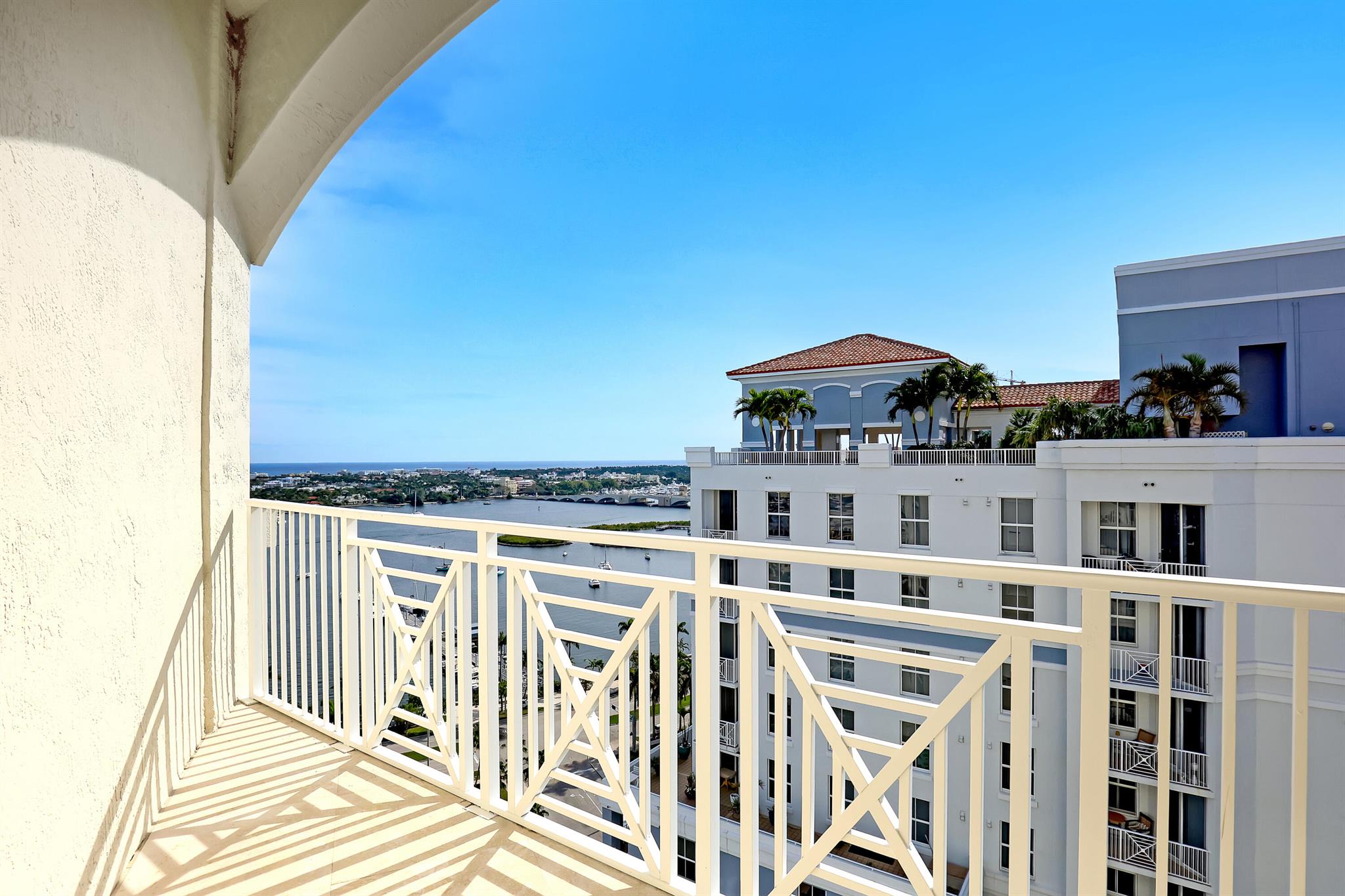 ESPLANADE GRANDE CONDO - Residential