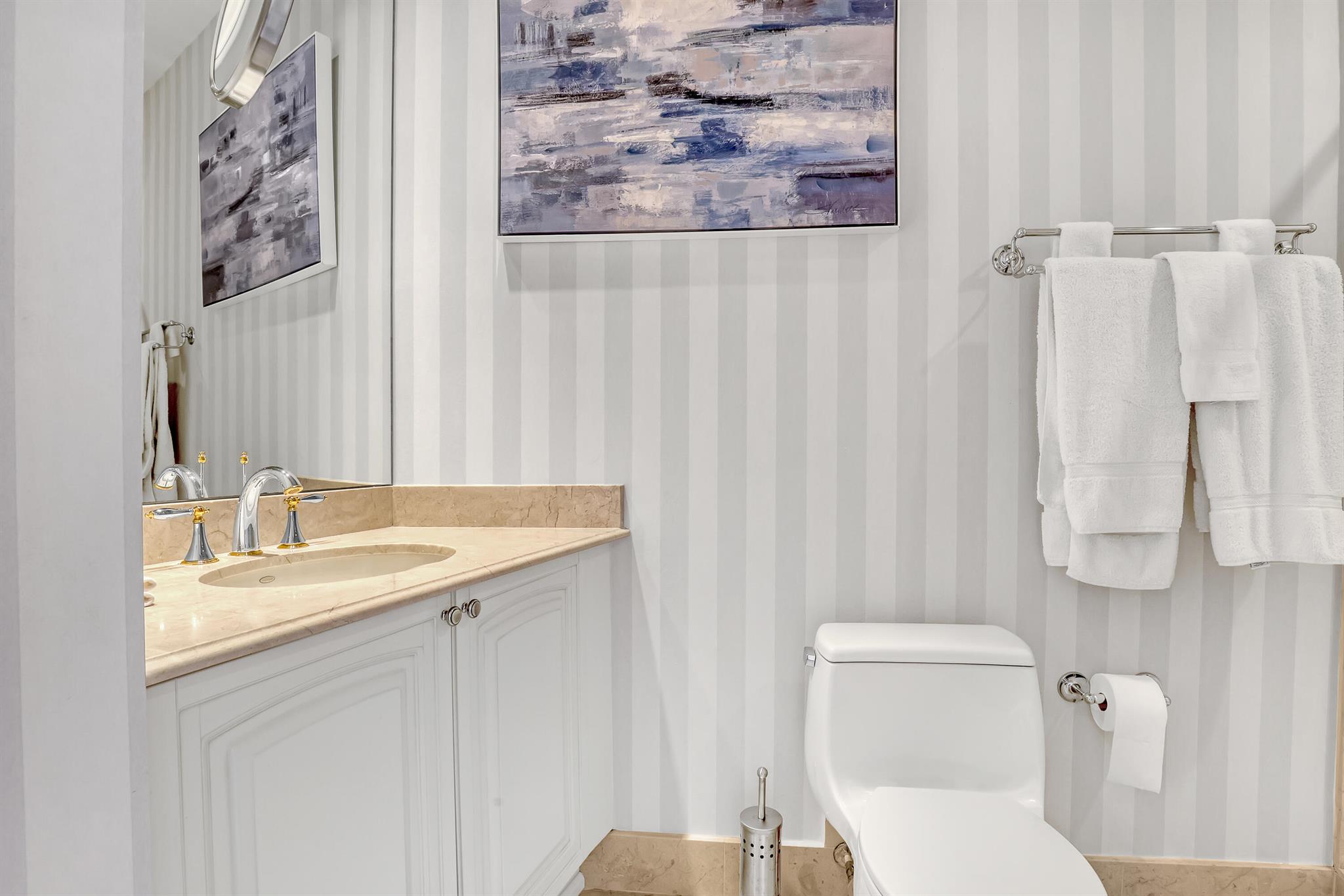 ESPLANADE GRANDE CONDO - Residential