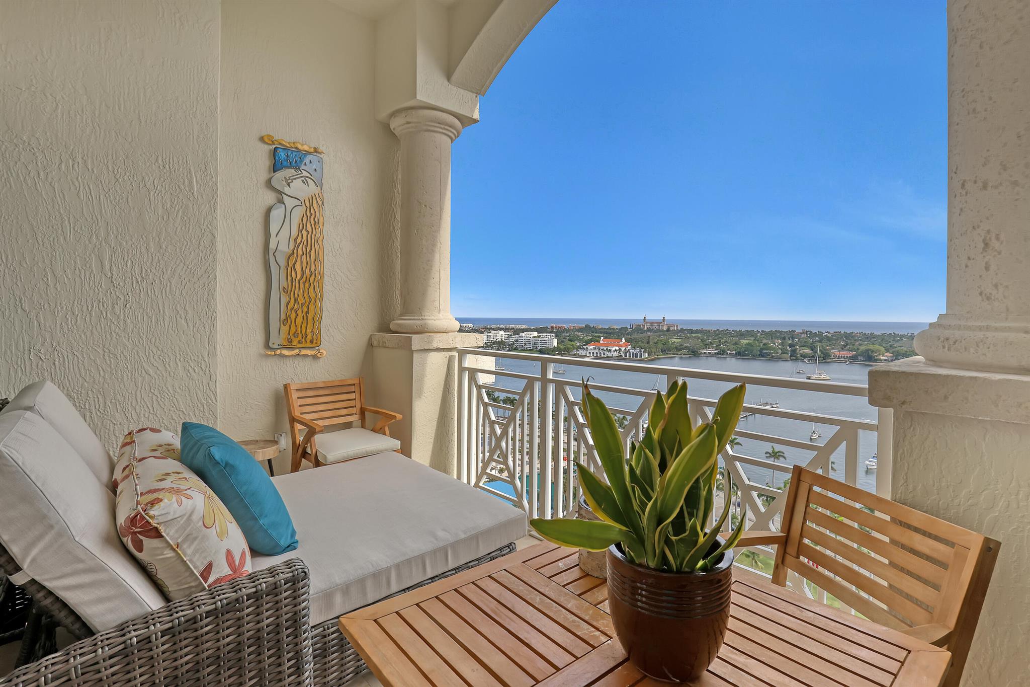 ESPLANADE GRANDE CONDO - Residential