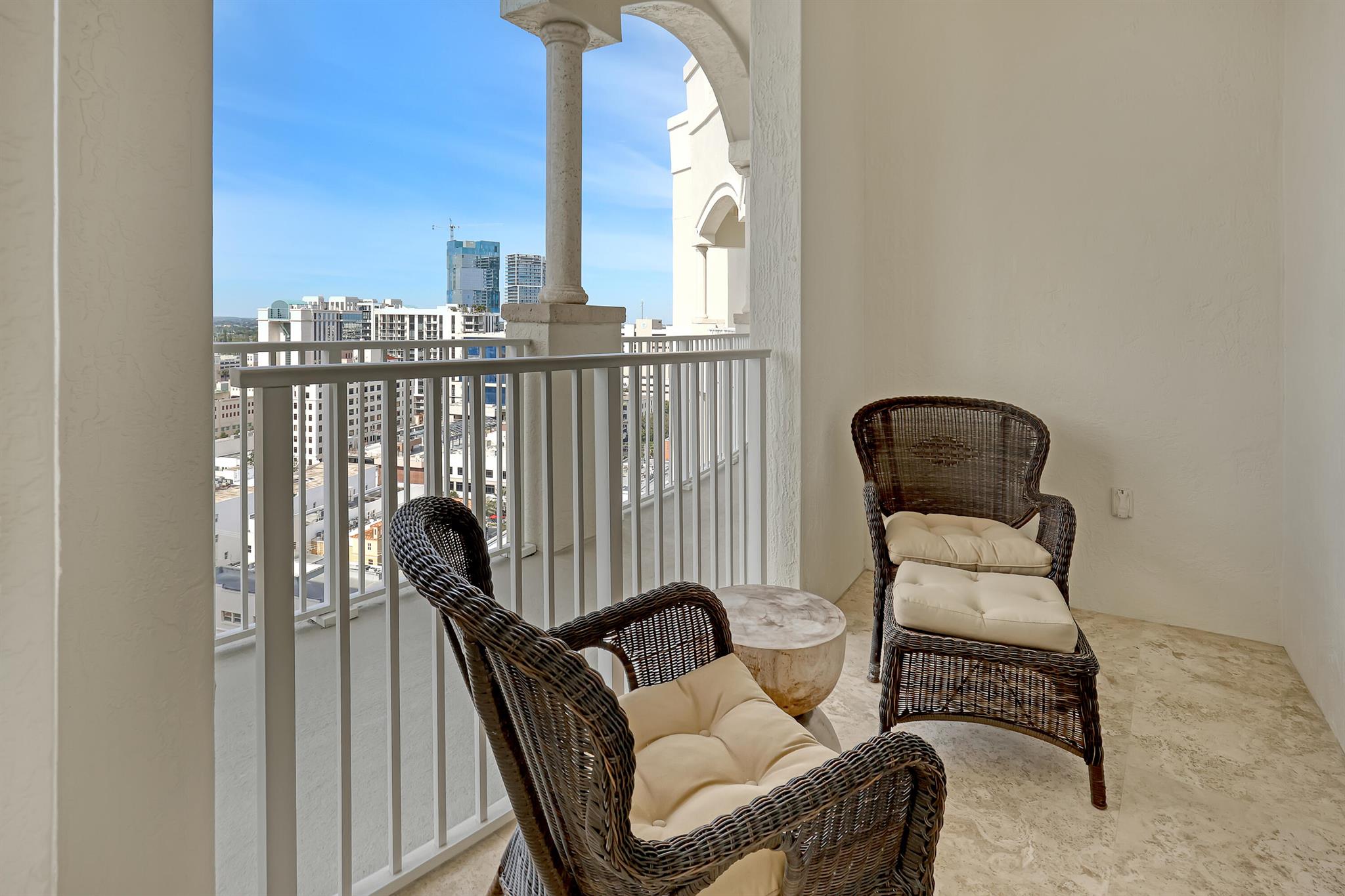 ESPLANADE GRANDE CONDO - Residential