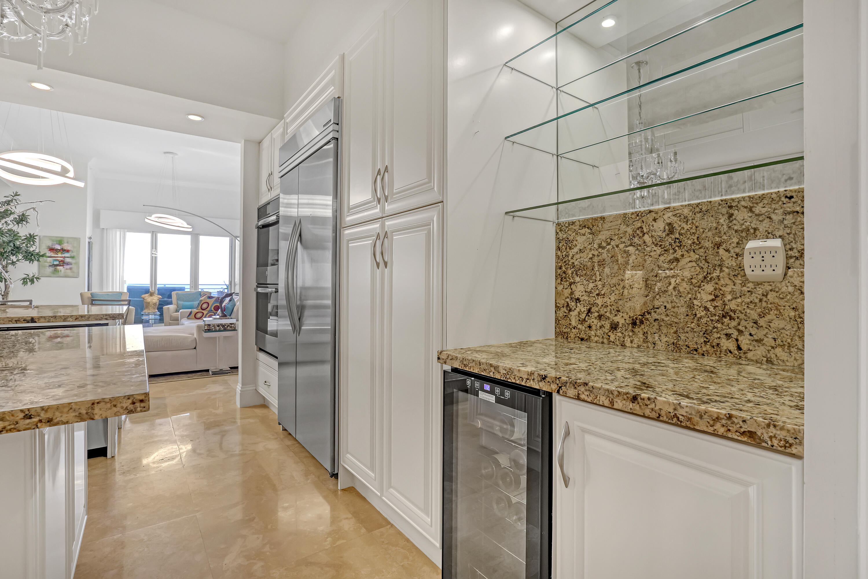 ESPLANADE GRANDE CONDO - Residential