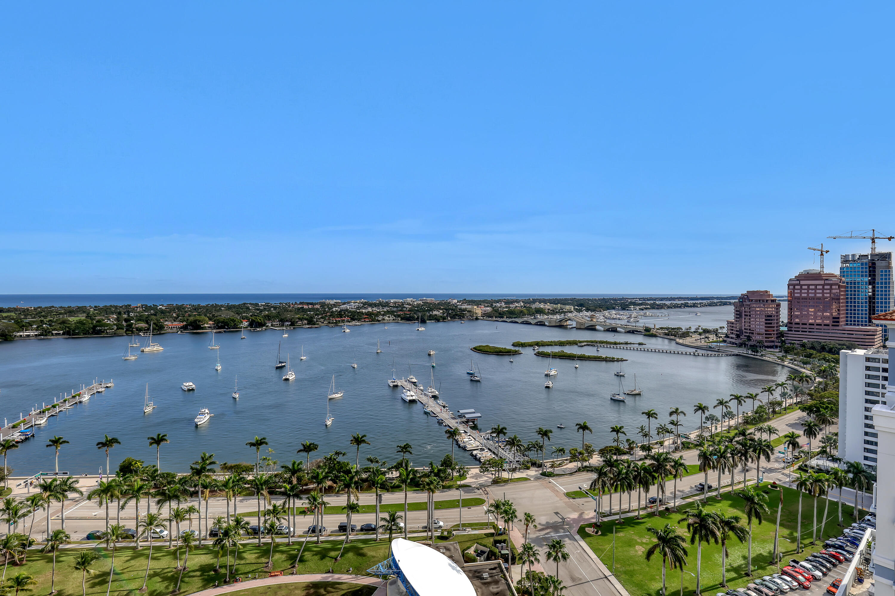 ESPLANADE GRANDE CONDO - Residential