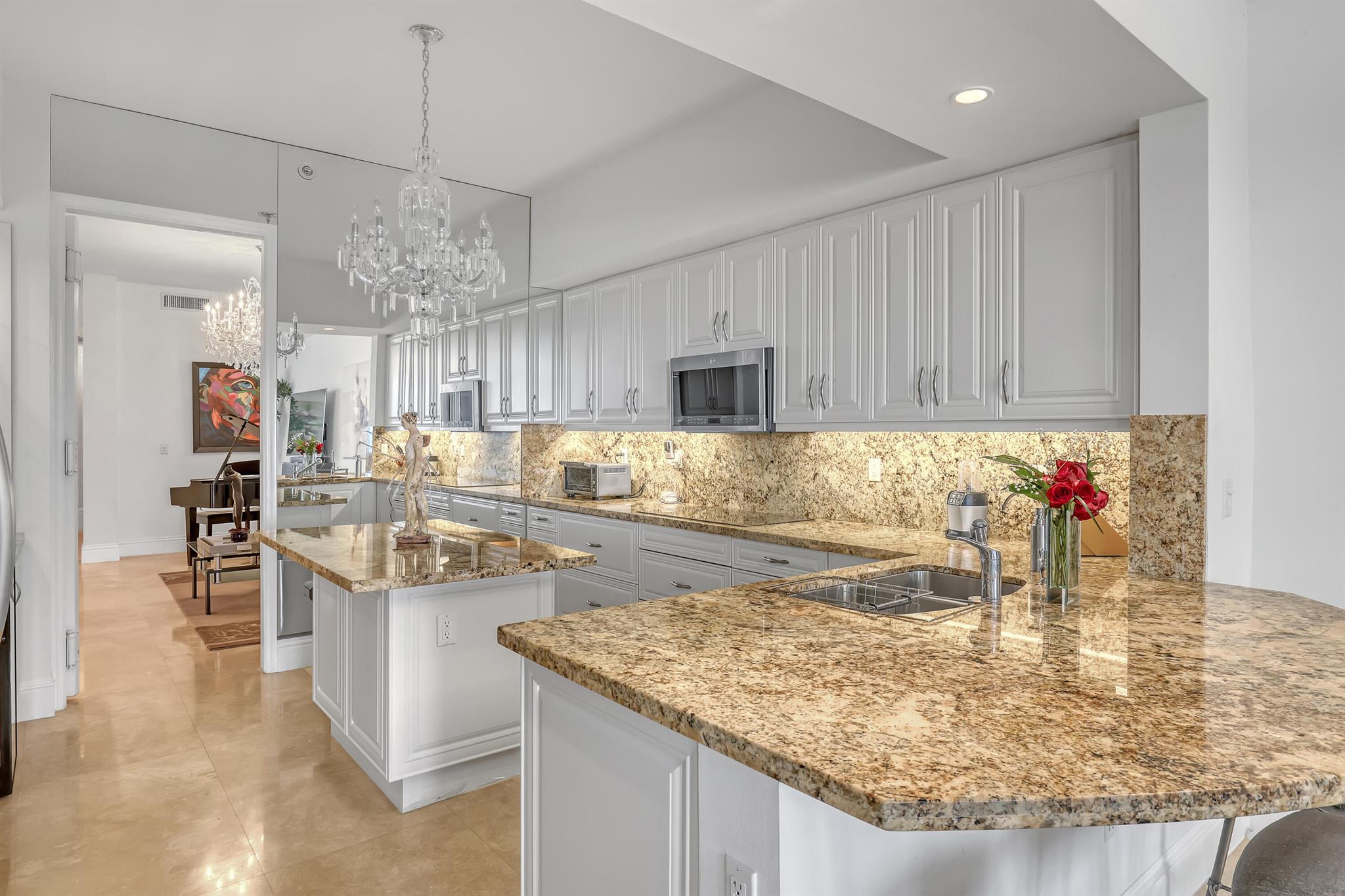 ESPLANADE GRANDE CONDO - Residential