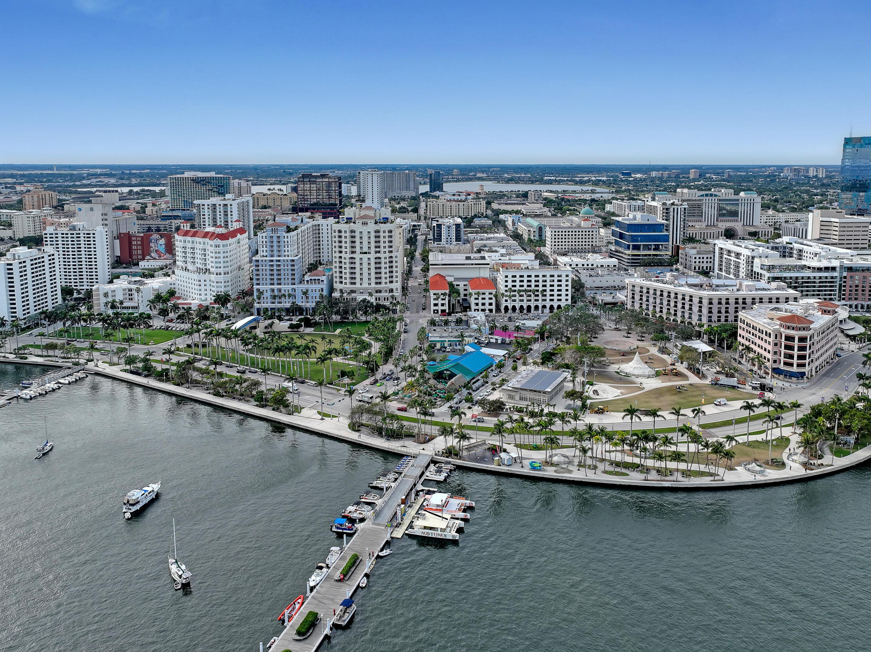 ESPLANADE GRANDE CONDO - Residential