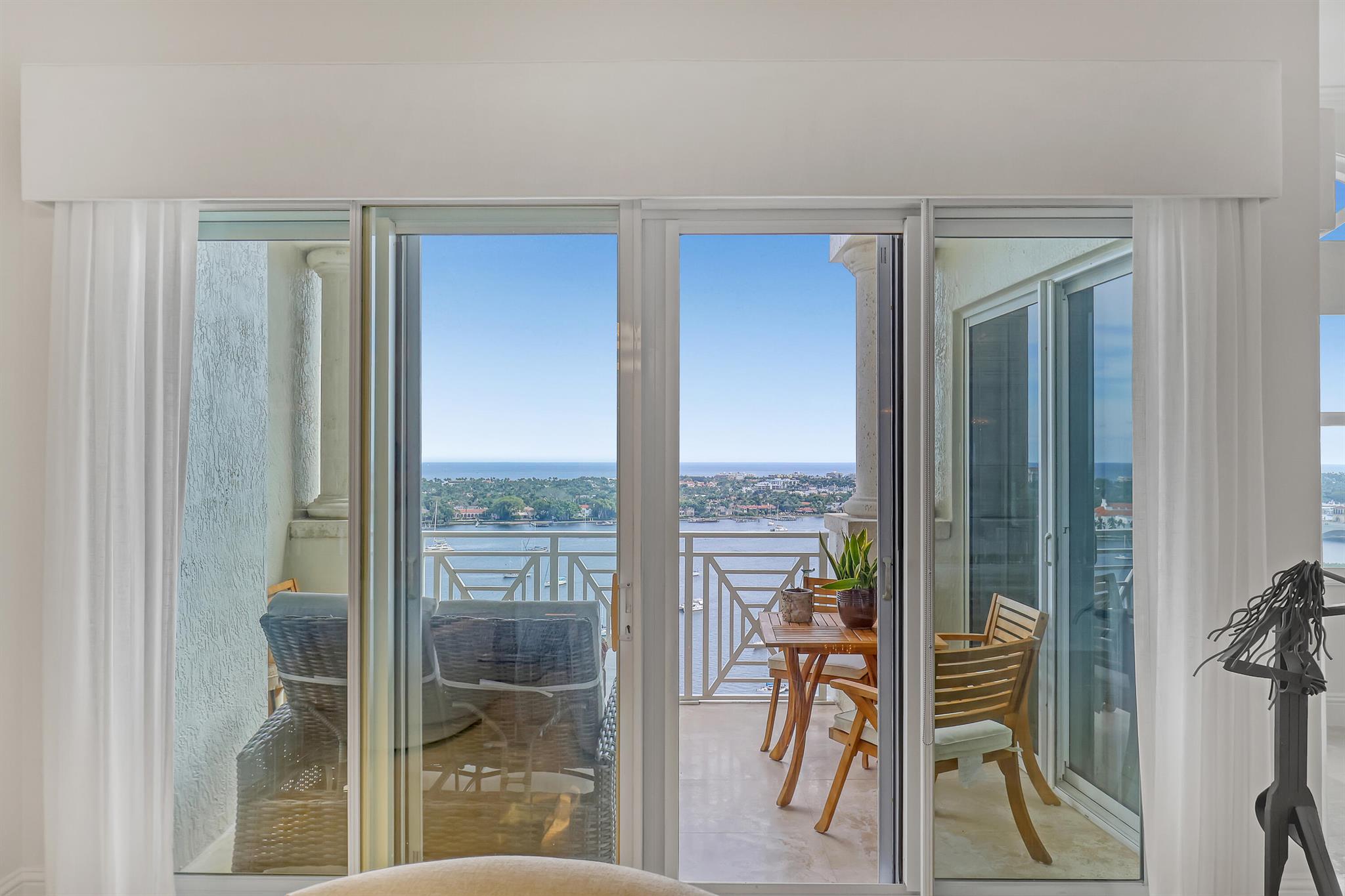 ESPLANADE GRANDE CONDO - Residential