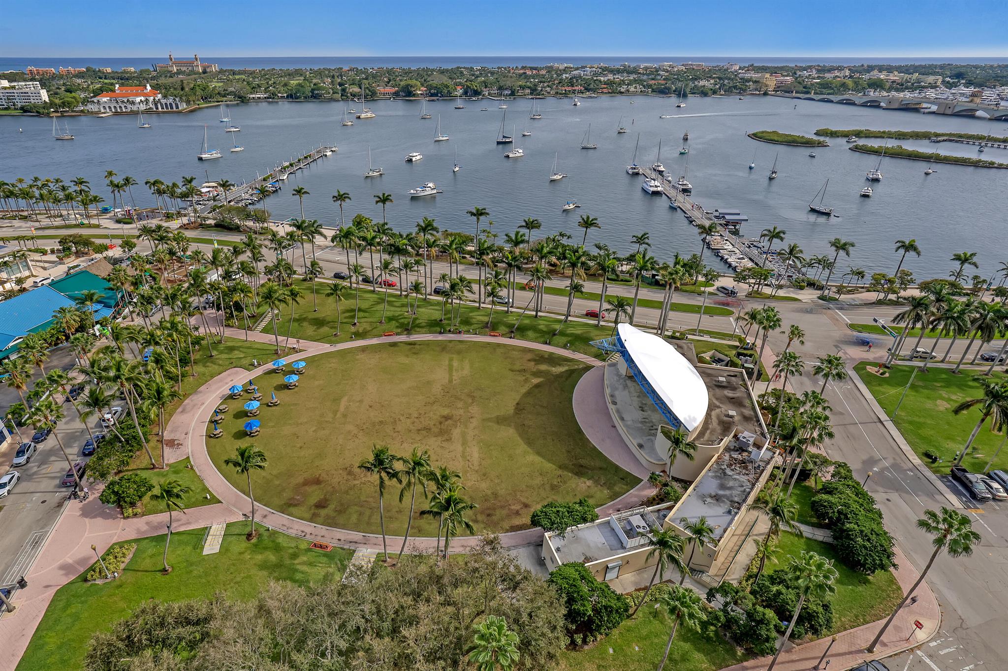 ESPLANADE GRANDE CONDO - Residential