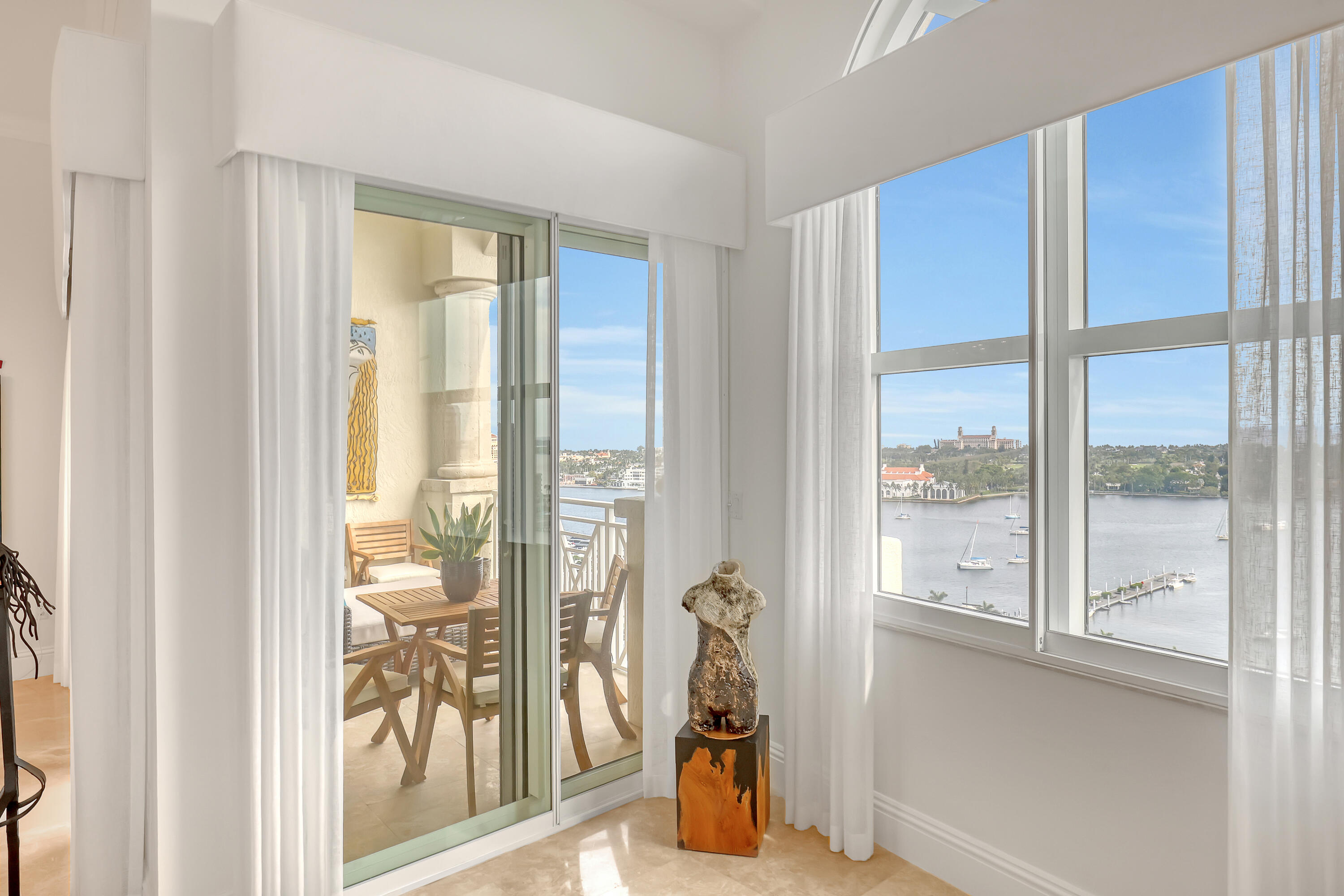 ESPLANADE GRANDE CONDO - Residential