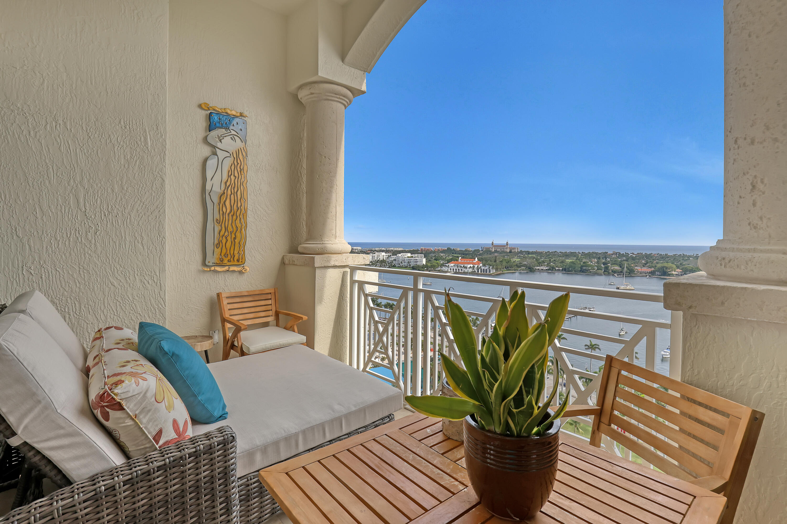 ESPLANADE GRANDE CONDO - Residential