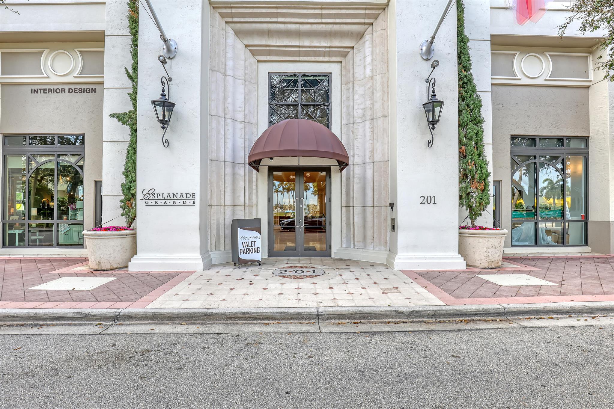 ESPLANADE GRANDE CONDO - Residential