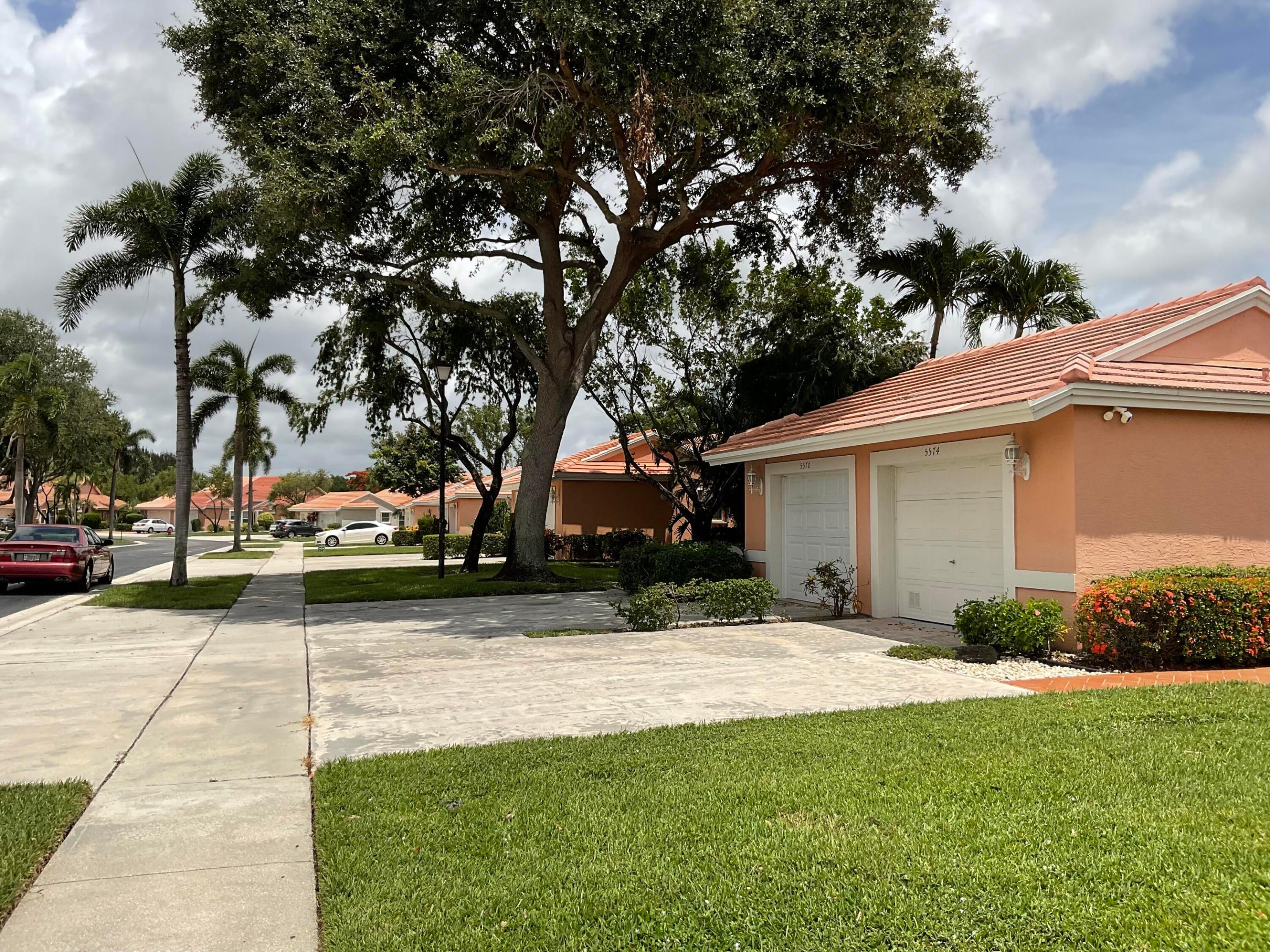 5574 Royal Lake Circle