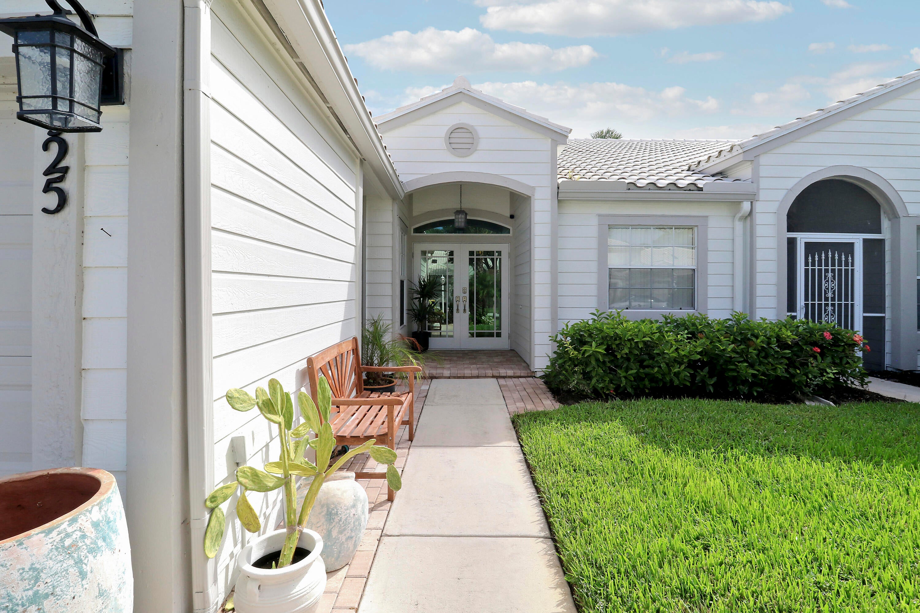 8925 SE Riverfront Terrace