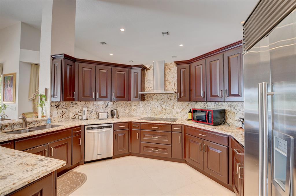 NEWPORT BAY CLUB - Residential