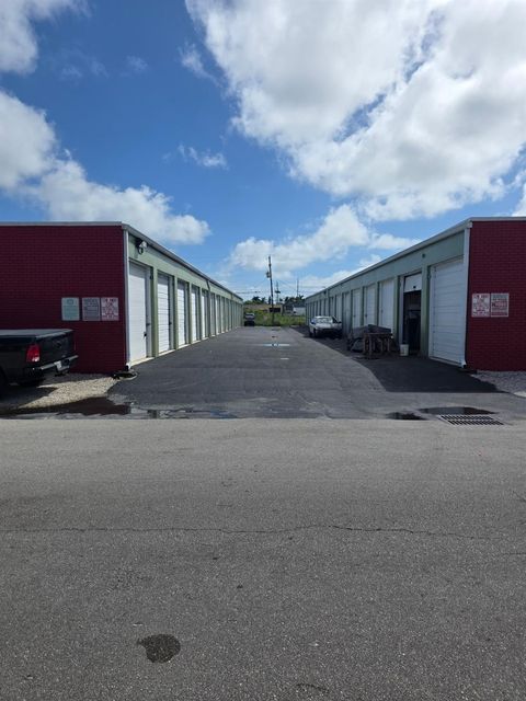 4800 NE 11th Ave Oakland Park FL 33334