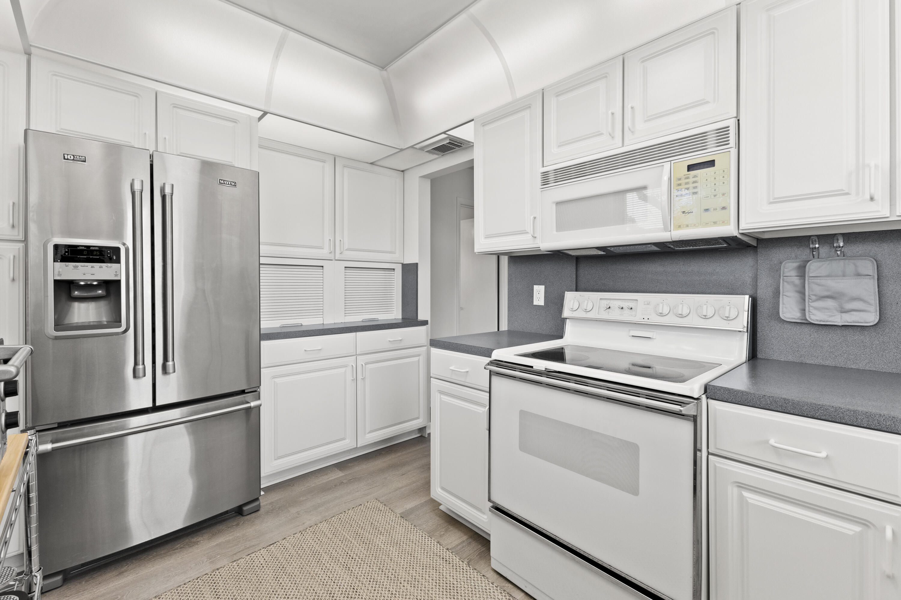 COUNTRY MANORS CONDO - Residential