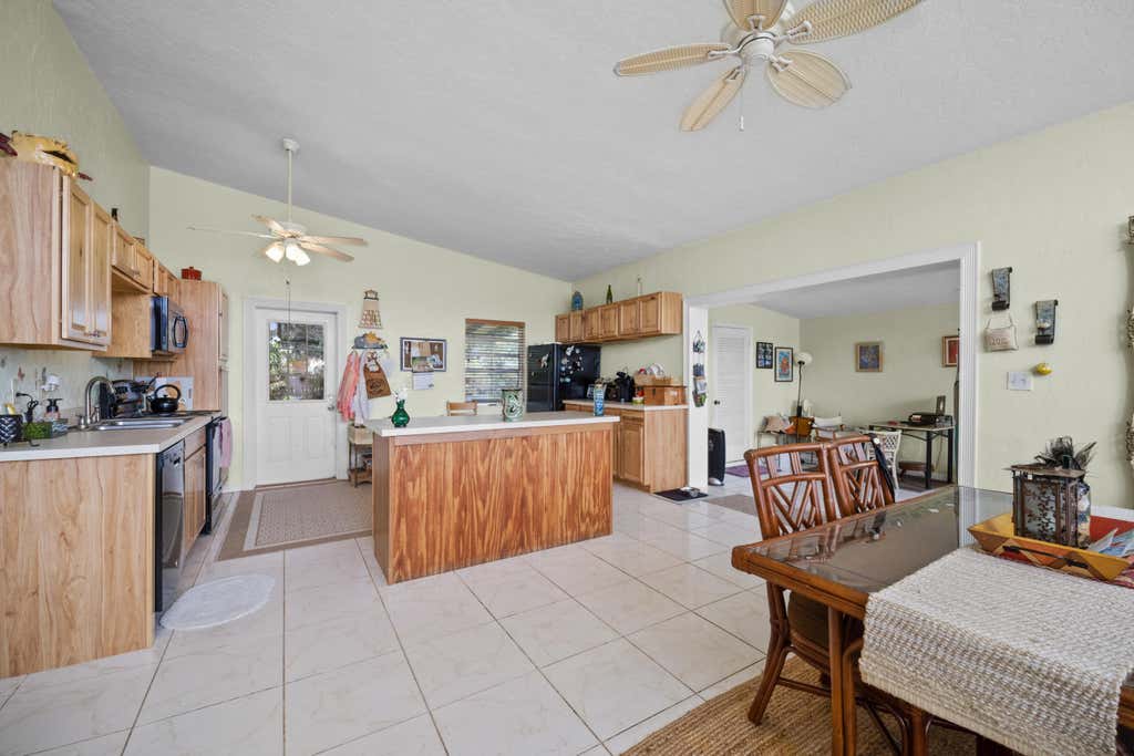 Photo of 642 W OCEAN AVE, Boynton Beach, FL 33426 (MLS # B26064845)