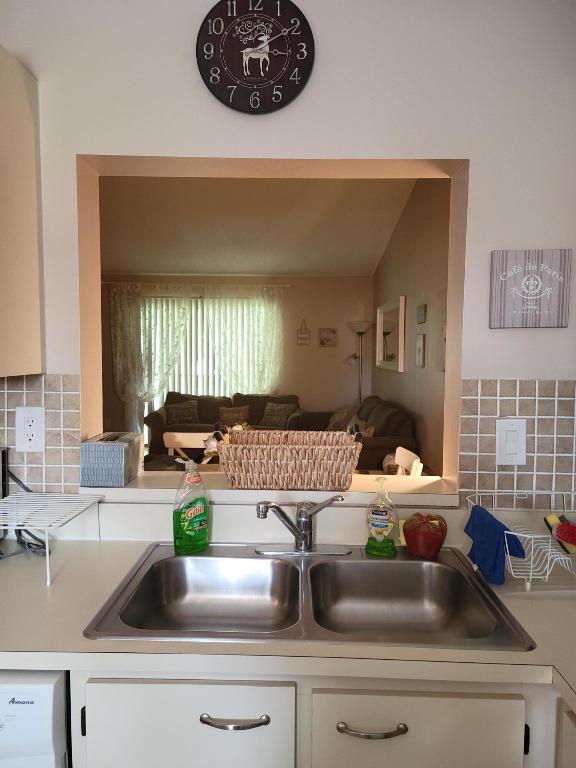 BOCA COVE COND DECL FILED 8-1-86 IN OR5090P1473 - Residential Lease