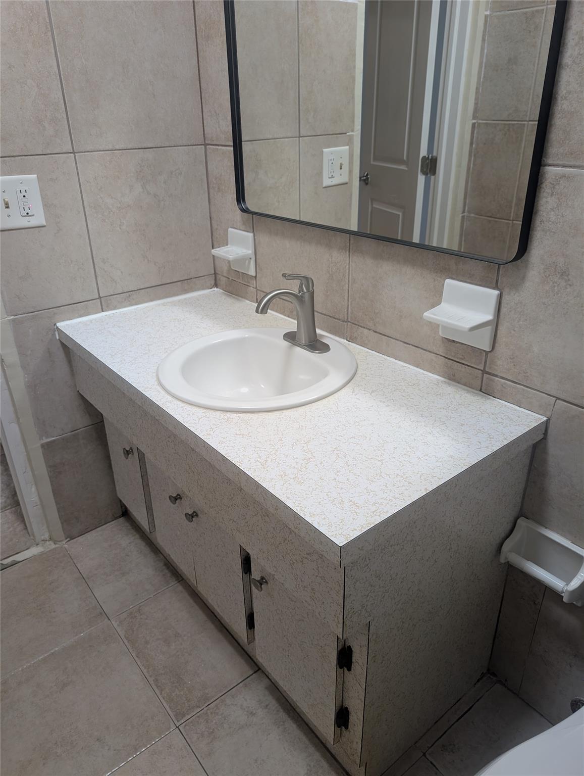 LUSH APARTMENTS - Residential Lease