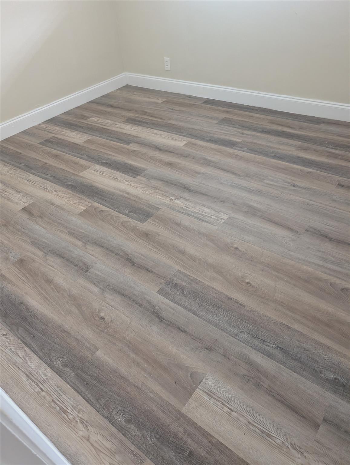 LUSH APARTMENTS - Residential Lease
