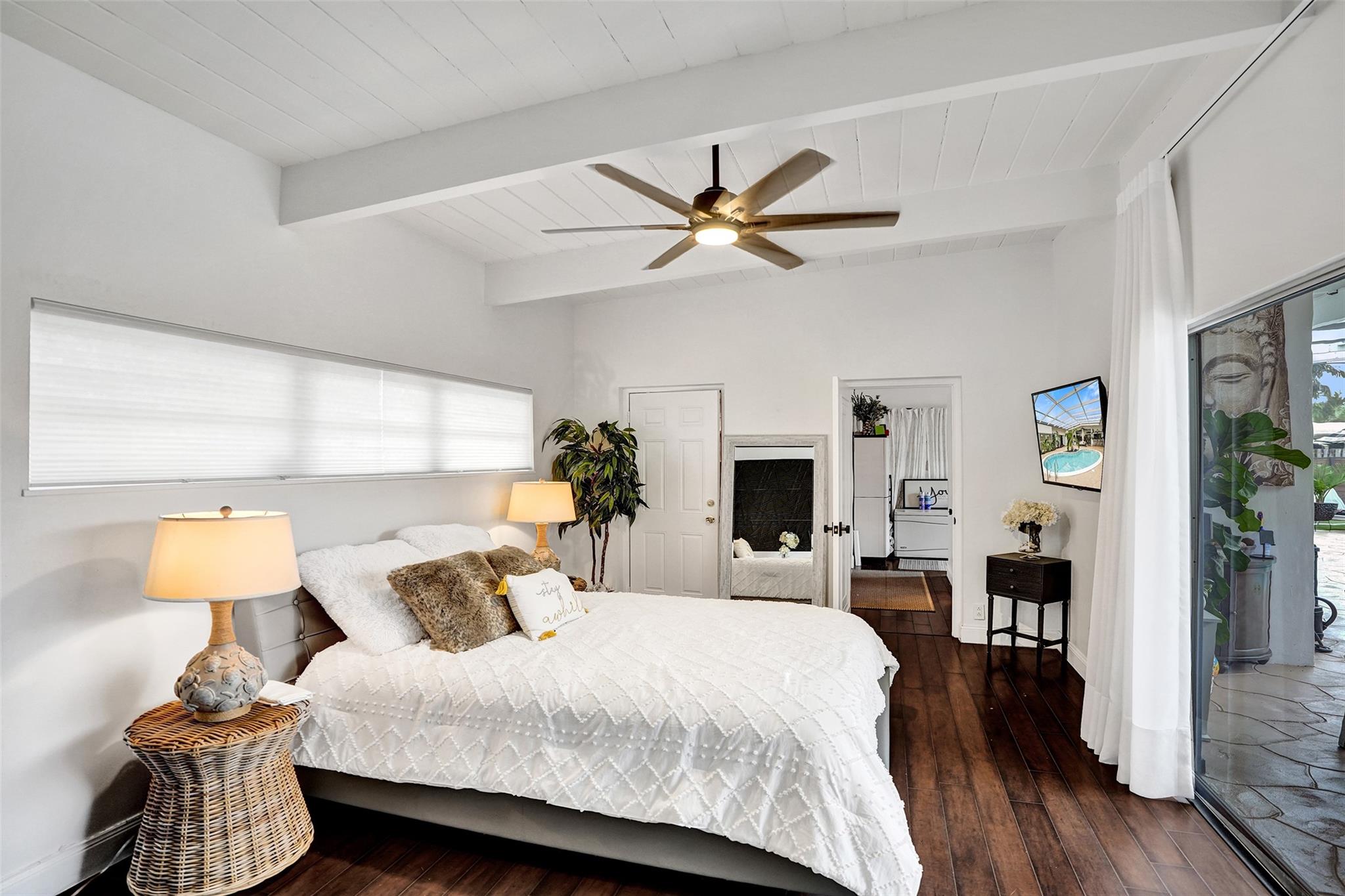 Hollywood Hills 6-22 B - Residential