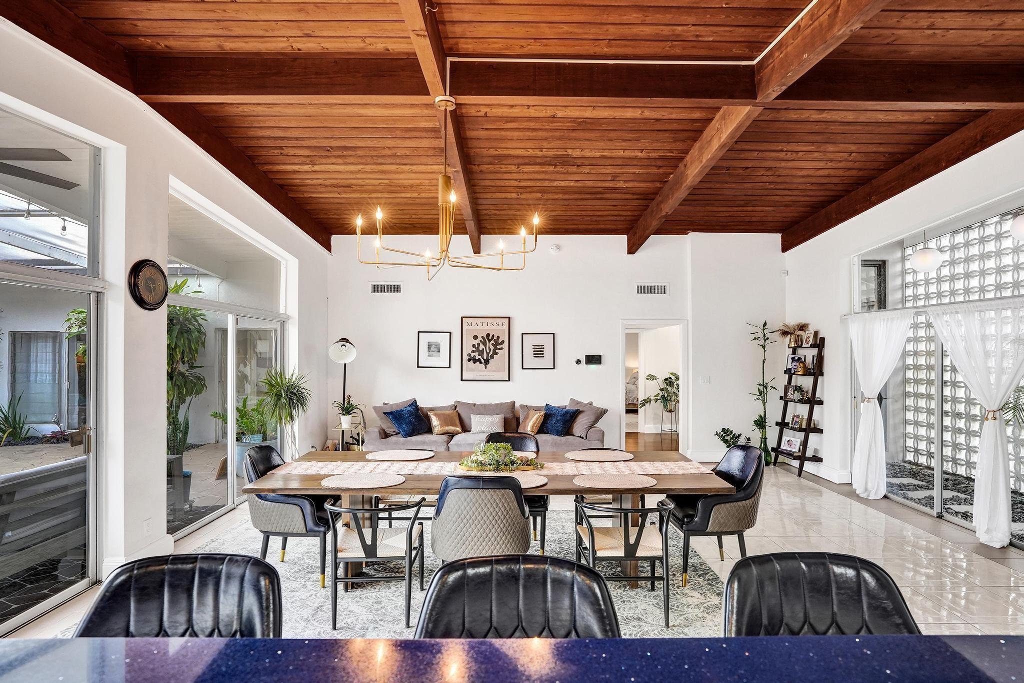 Hollywood Hills 6-22 B - Residential