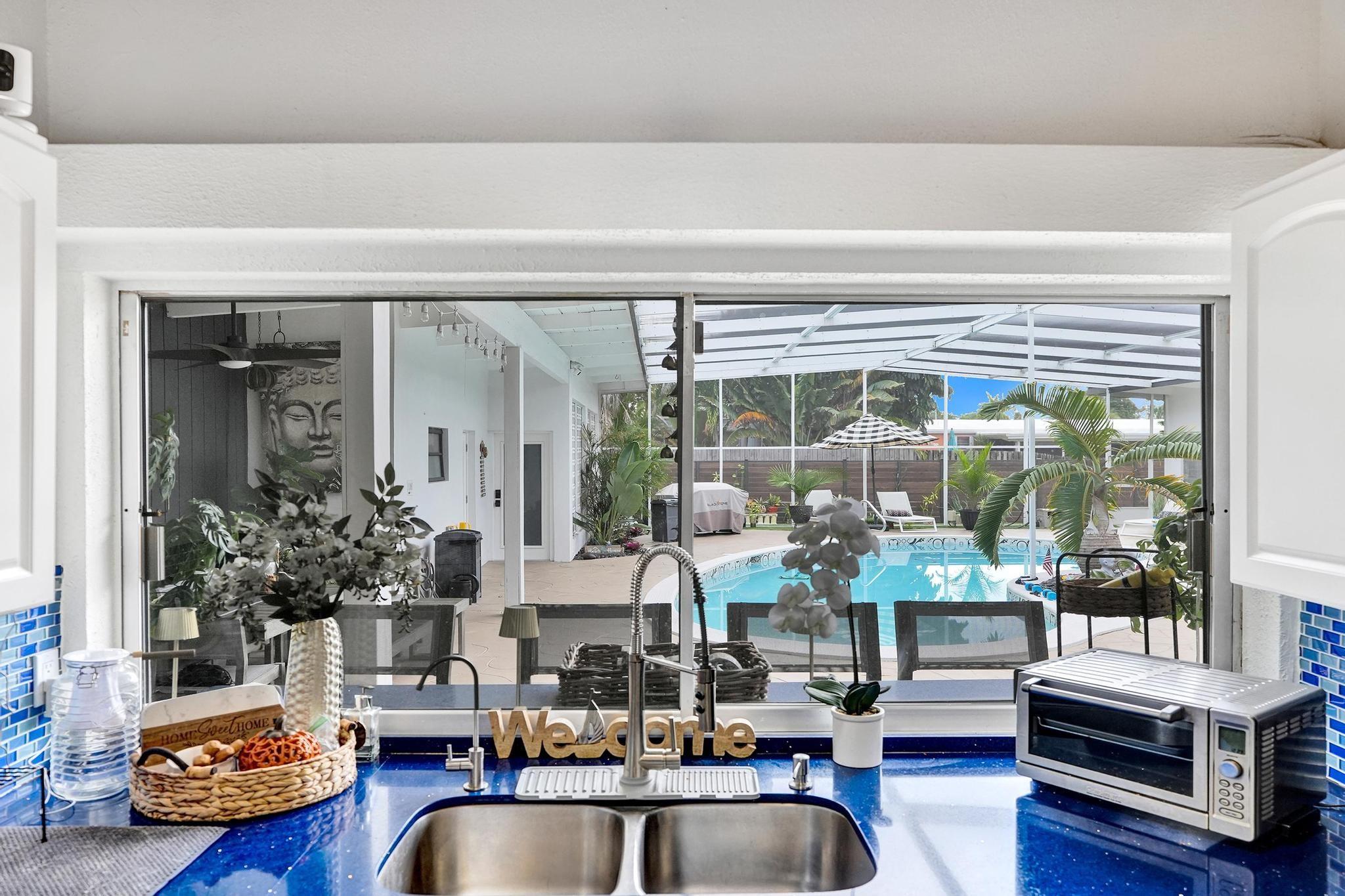 Hollywood Hills 6-22 B - Residential